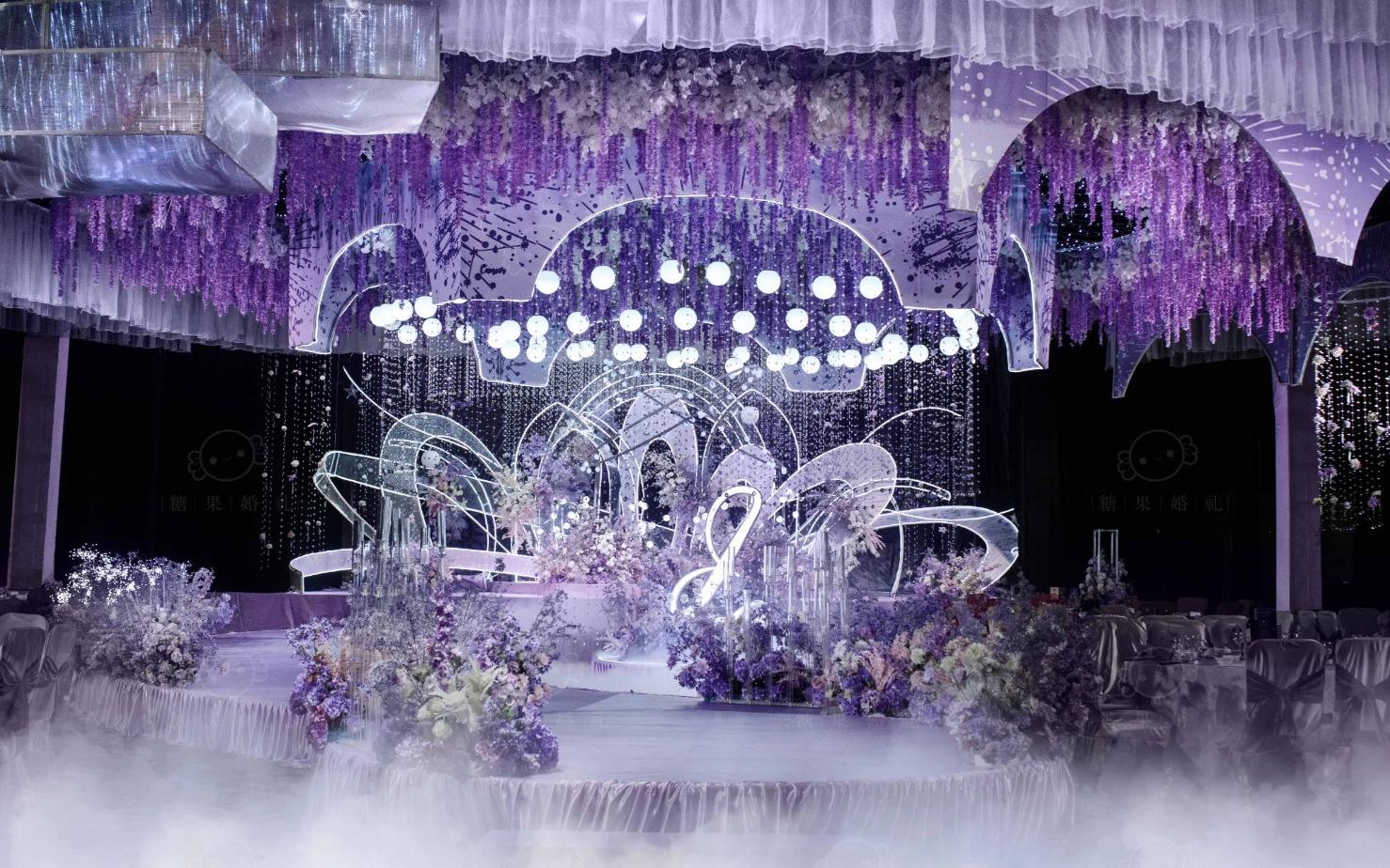  《 薰 衣 花 园 》 