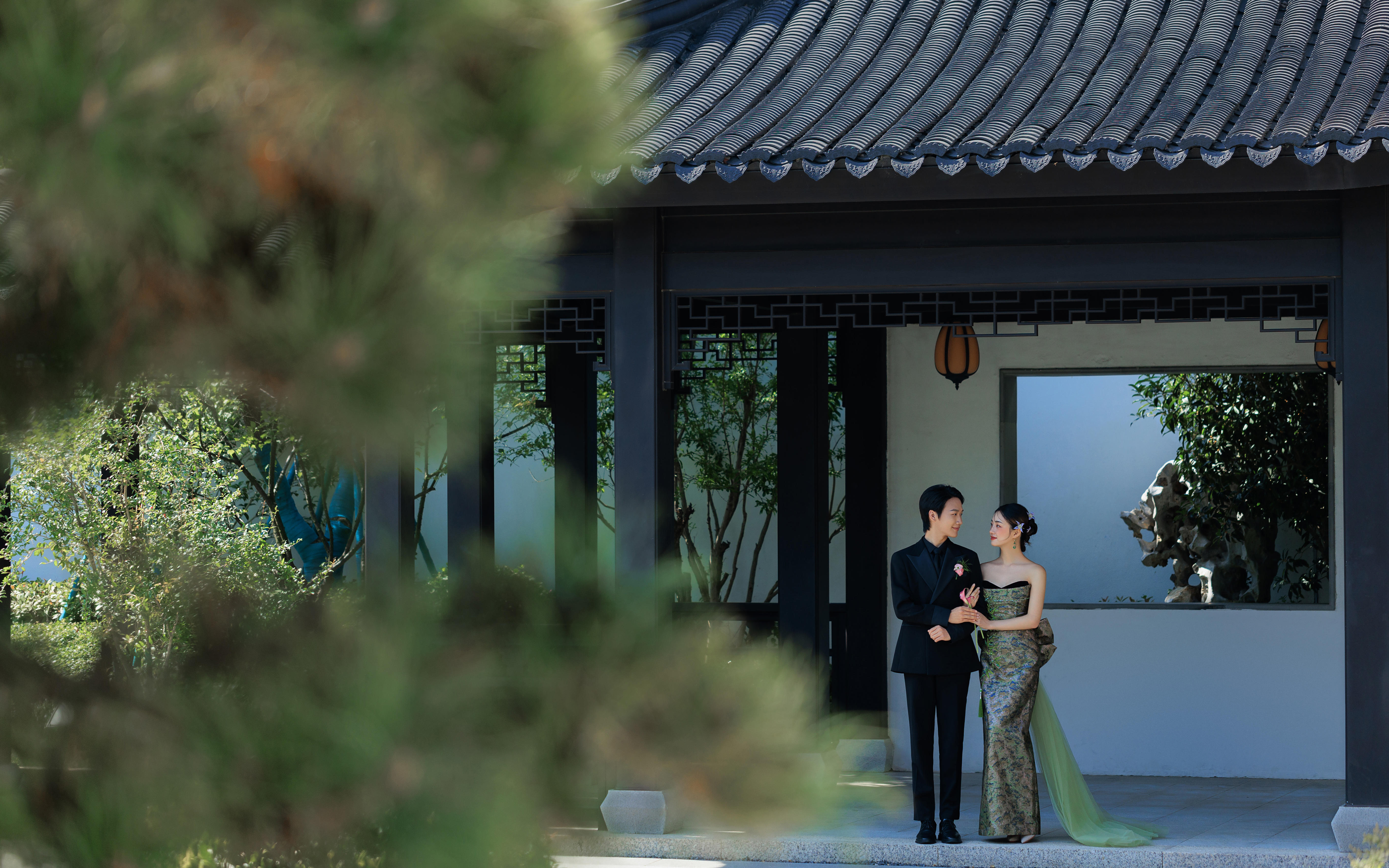 新中式园林婚纱照的别样气质