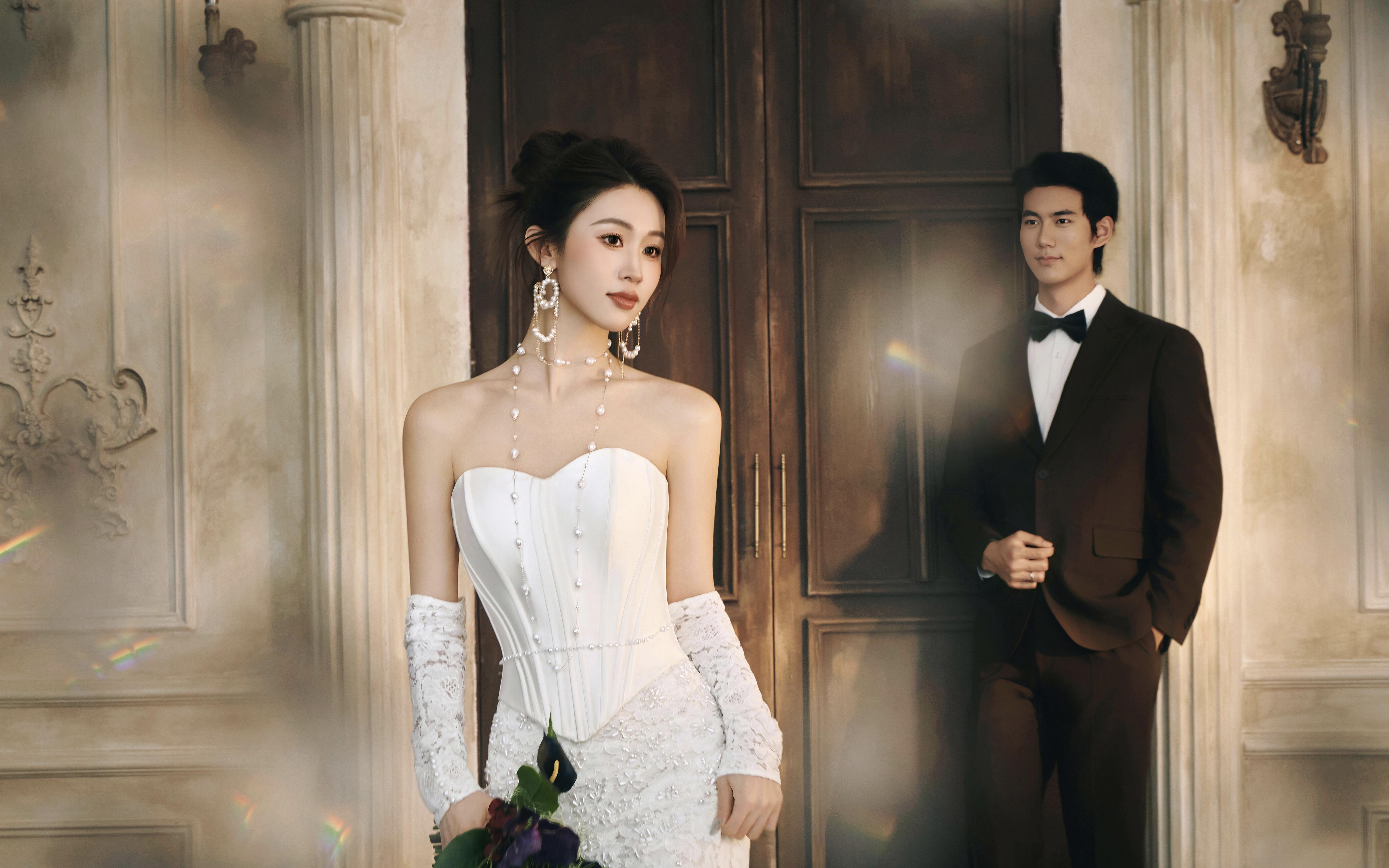 【法式復(fù)古】情緒占上風(fēng)??氛圍感拿捏法式婚紗照