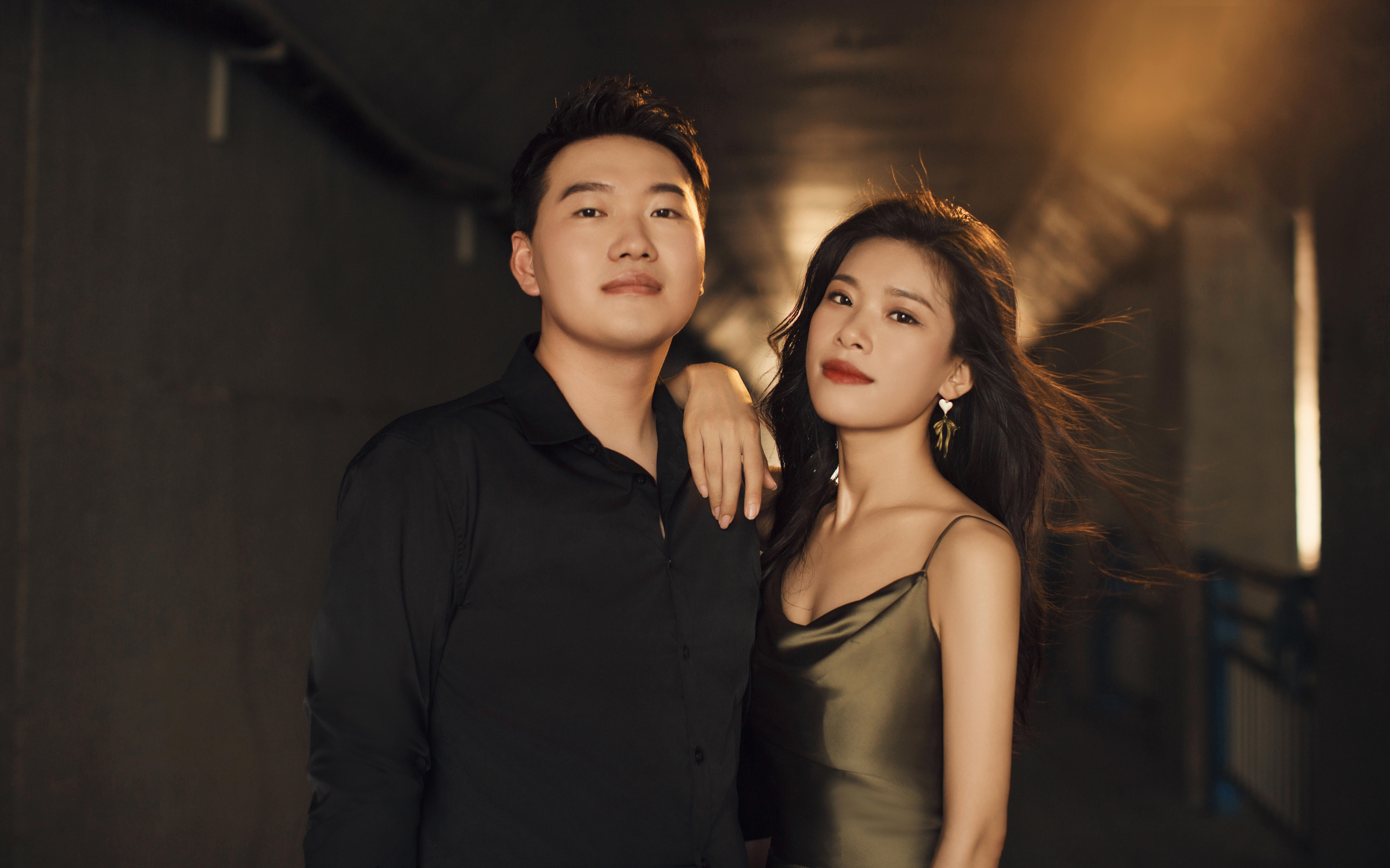 隧道拍出“王家卫”电影感婚纱照