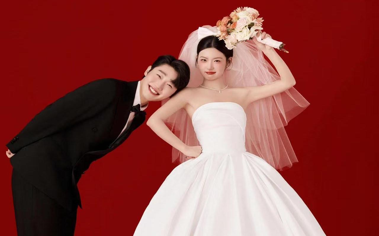 【好爱我的红底婚纱照原来最甜的婚纱照】