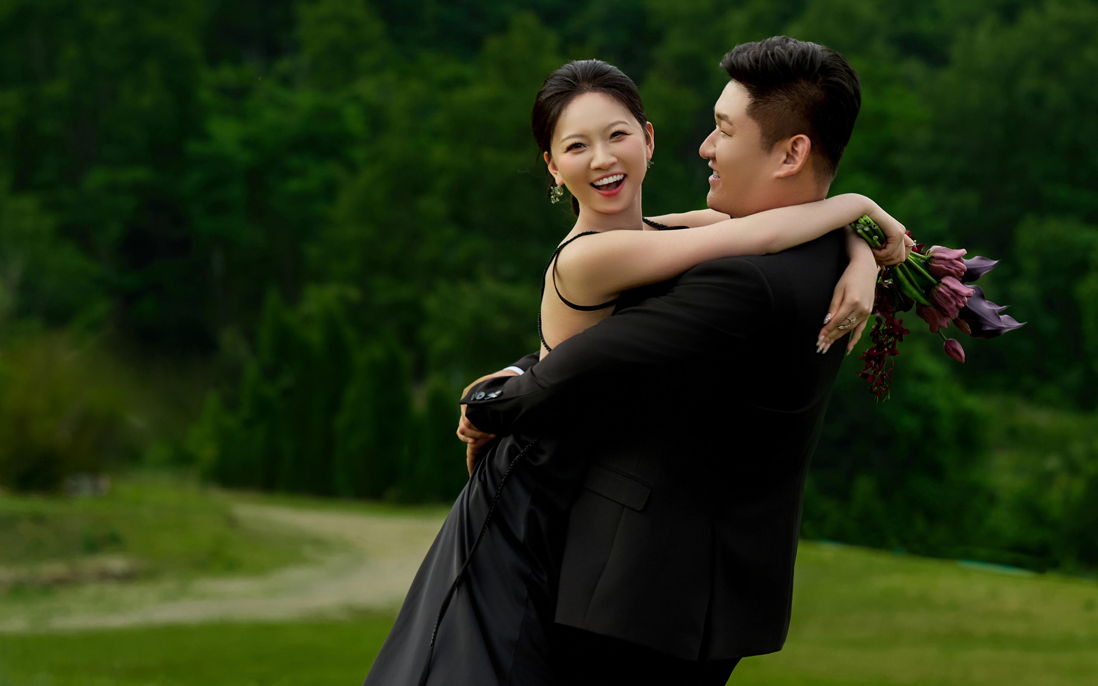 客片｜夏日一定要拍的草坪婚紗照
