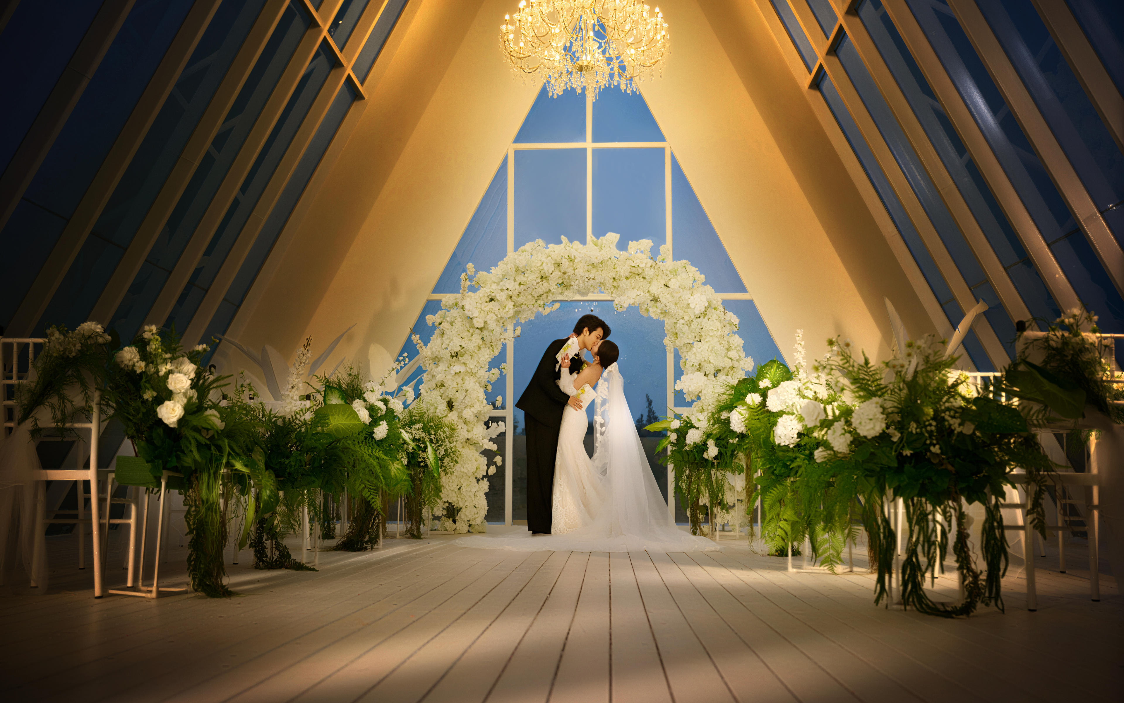 属于我们两个的婚礼派对