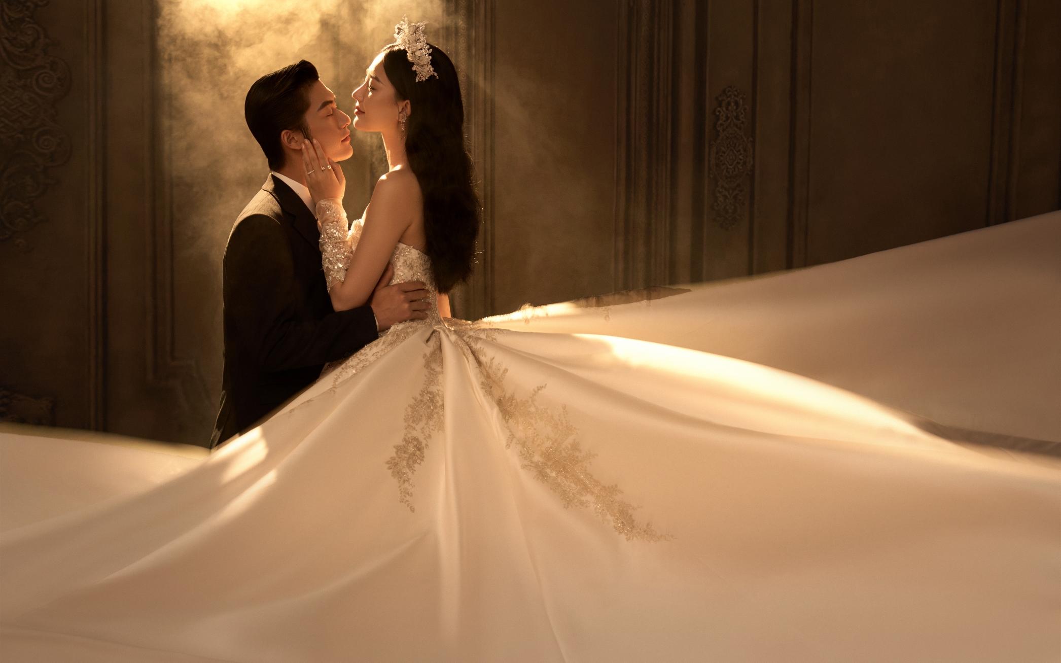 拒絕千篇一律?室內(nèi)光影婚紗照氛圍感絕了