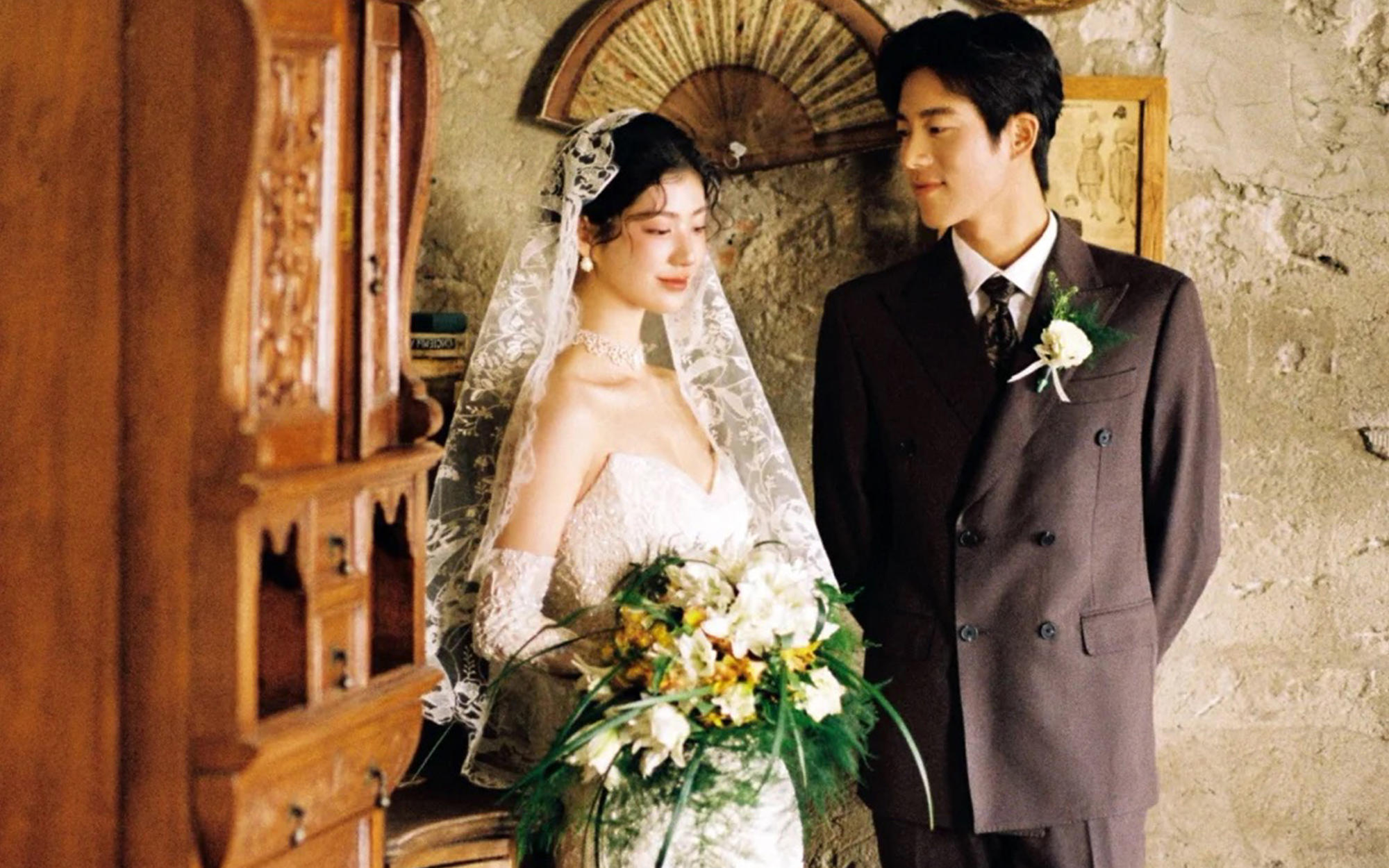 教科書級法式復古婚紗照?? 浪漫刻在骨子里了?