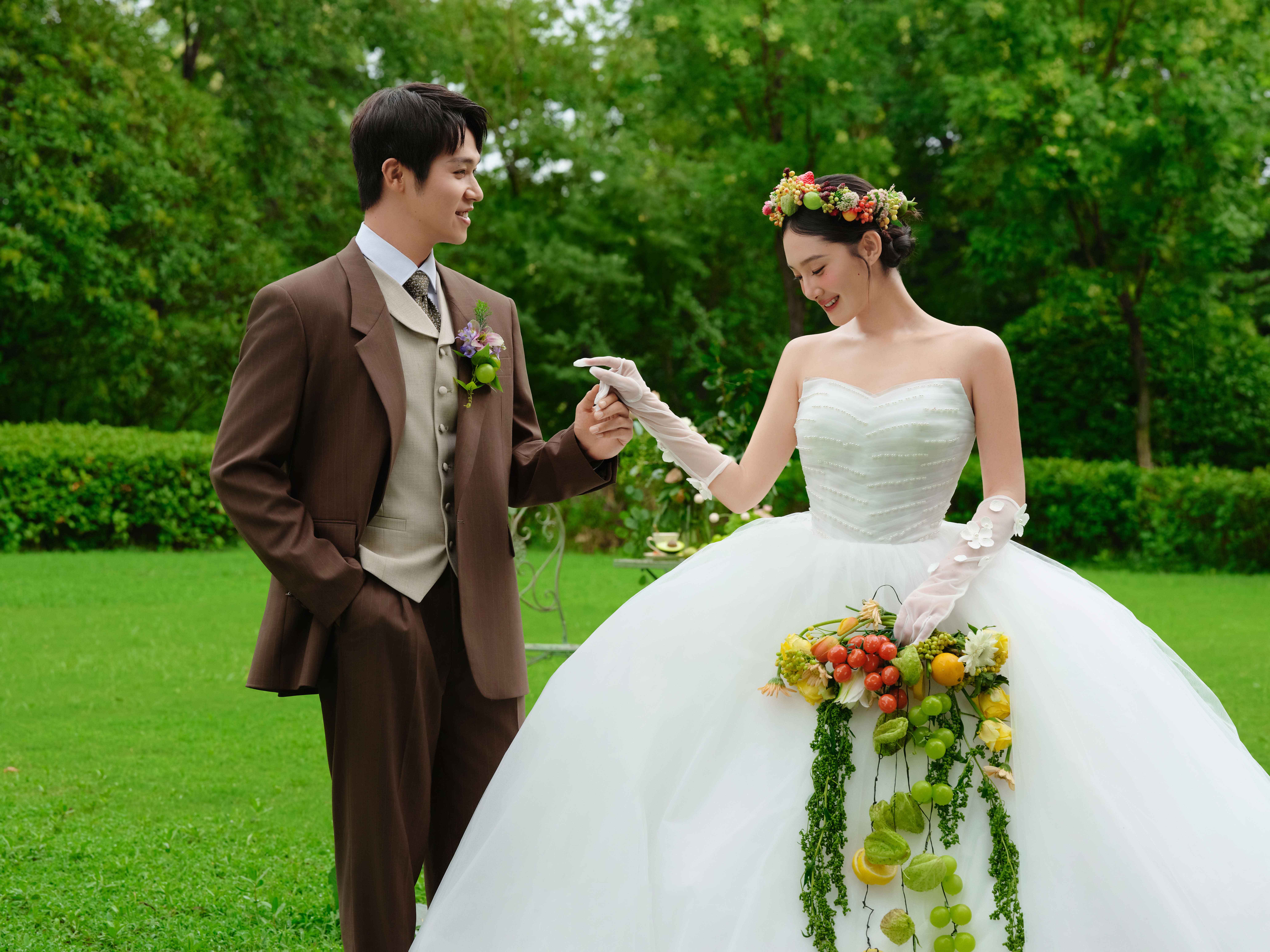 一站式服务/品质优选/心动开抢/婚纱照+婚纱礼服