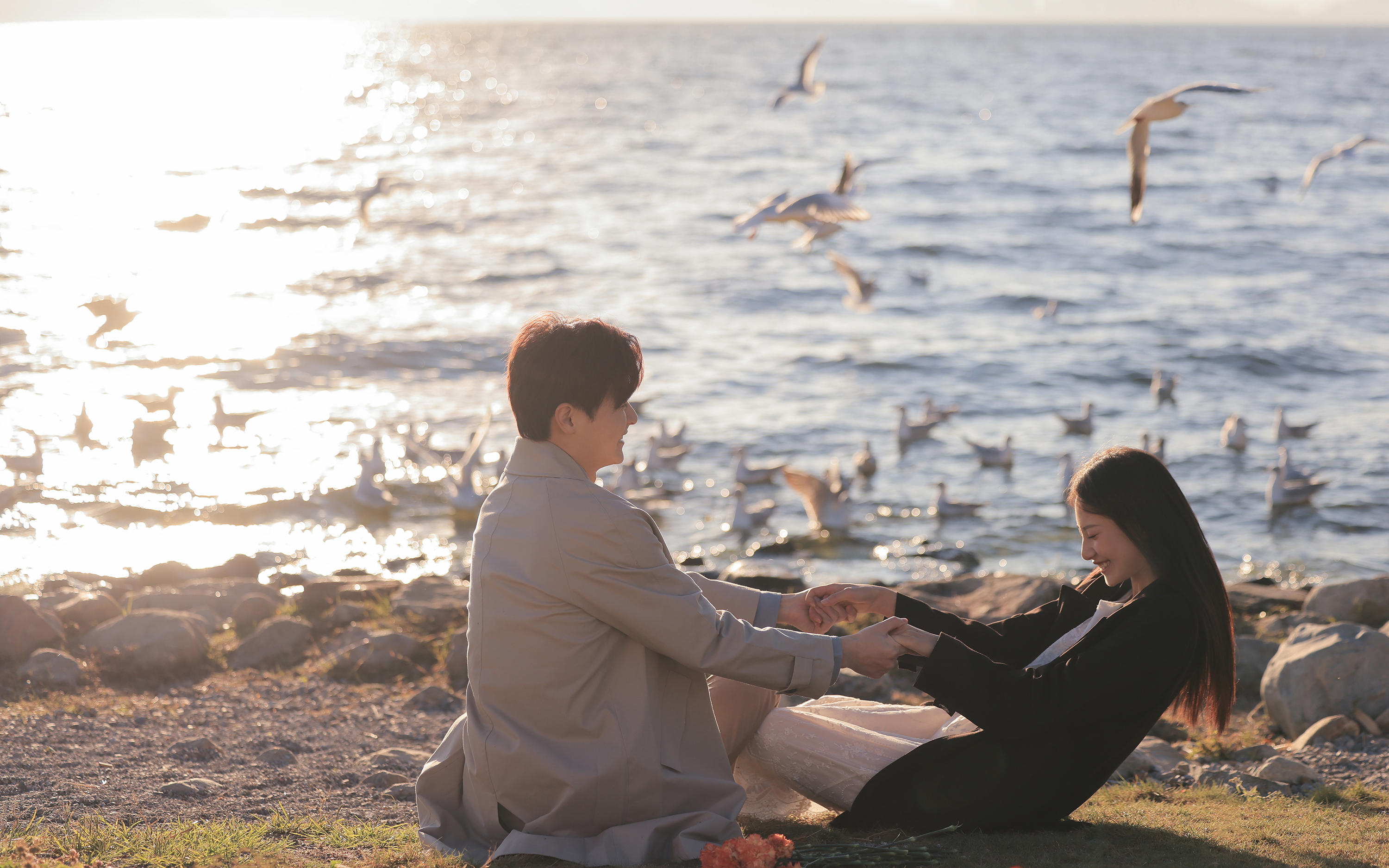 好美的海边松弛感婚纱照