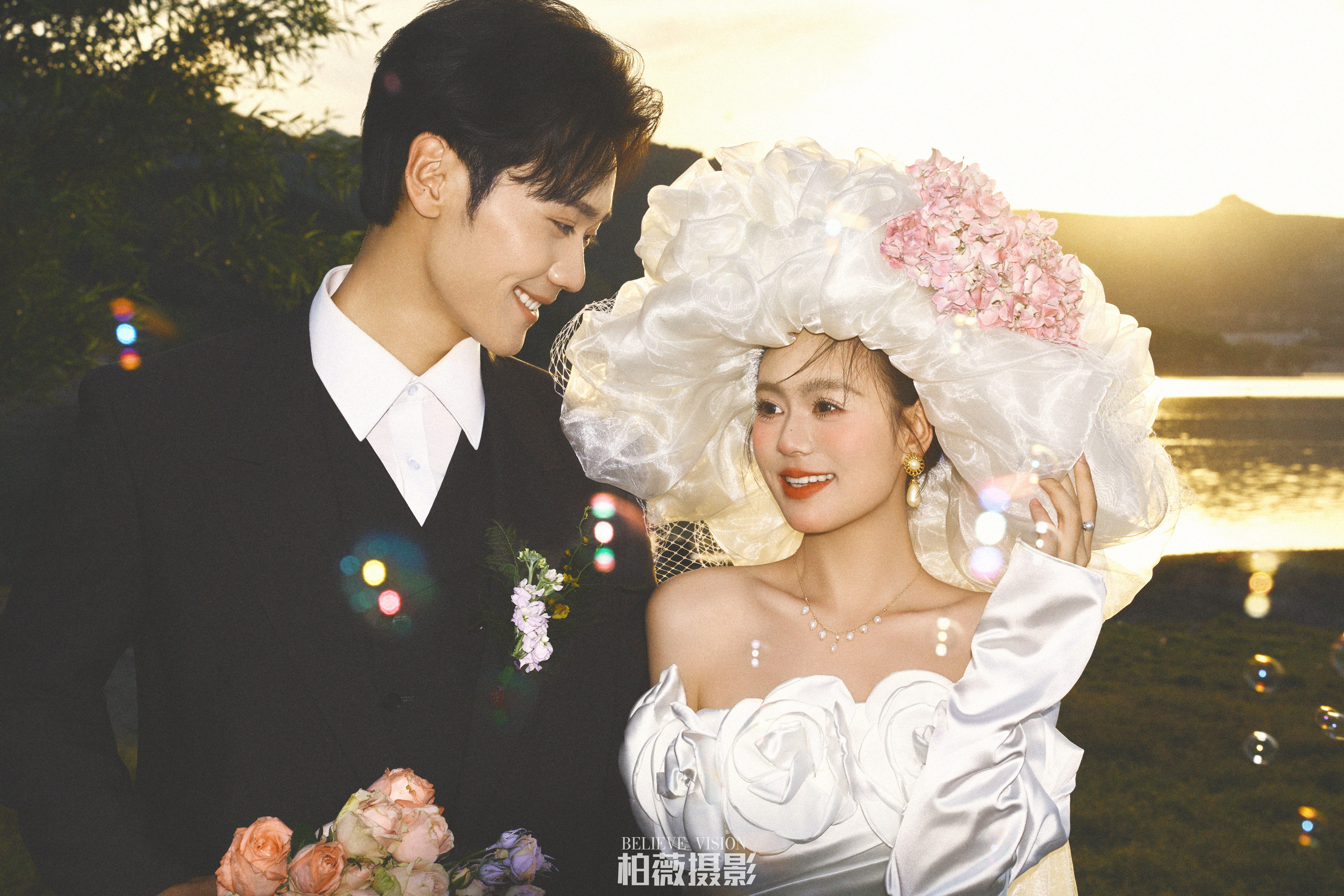 柏薇摄影丨优雅法式 夕阳外景婚纱照