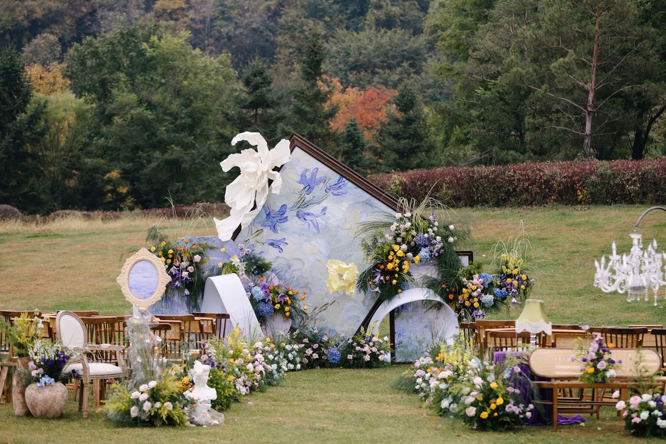 油畫氛圍莫奈花園戶外草坪婚禮