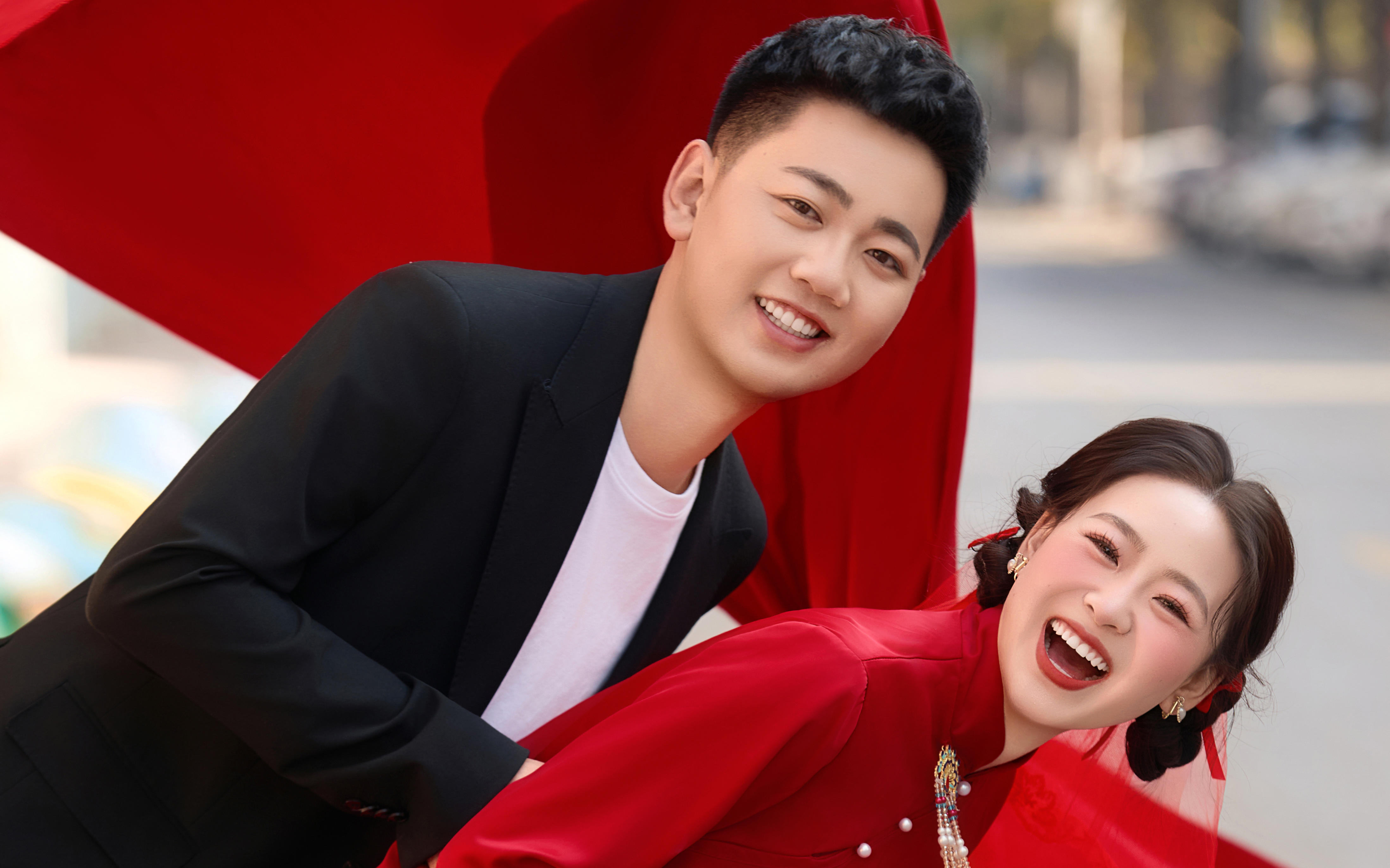 这次，站在幸福里💗浪漫松弛感街拍婚纱照