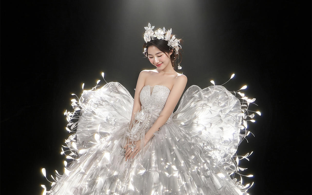  银河落进裙摆，浪漫永不落幕