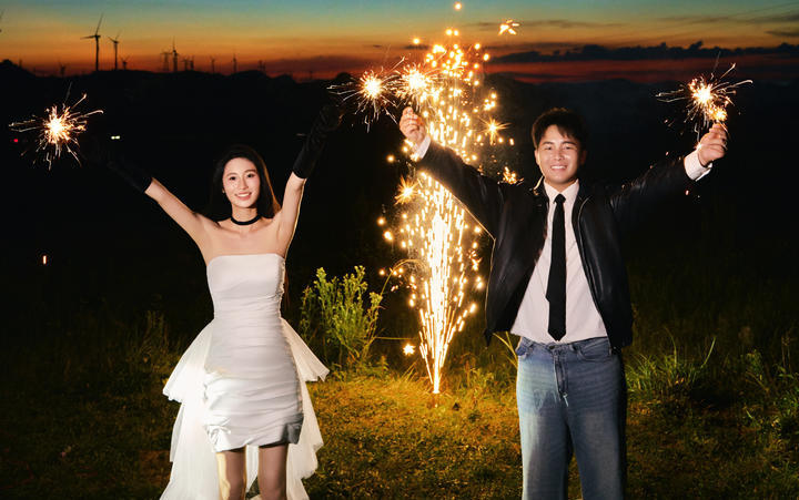 我的氛围感胶片外景婚纱照✨