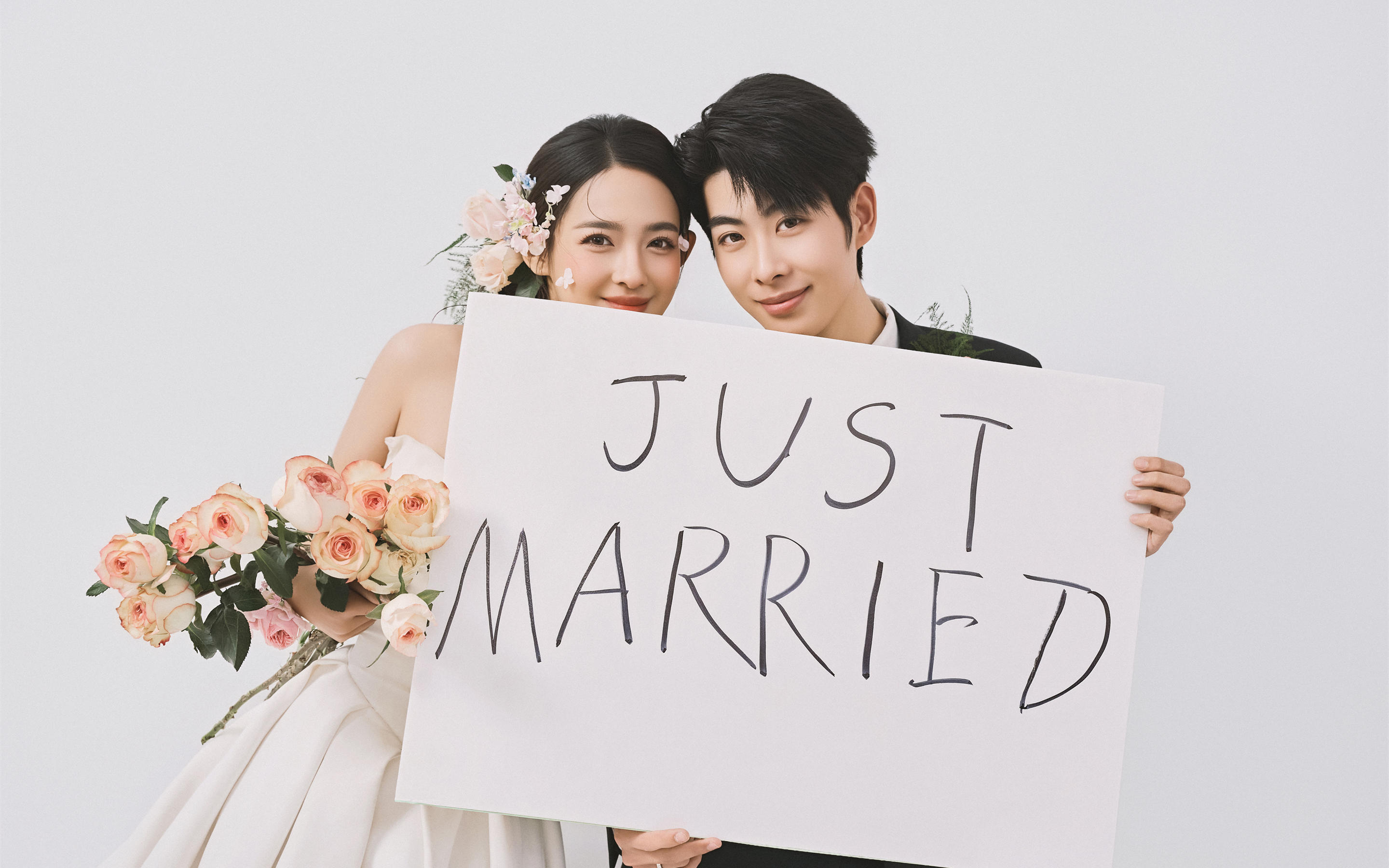 不刻意的俏皮，才是婚纱照本该有的样子