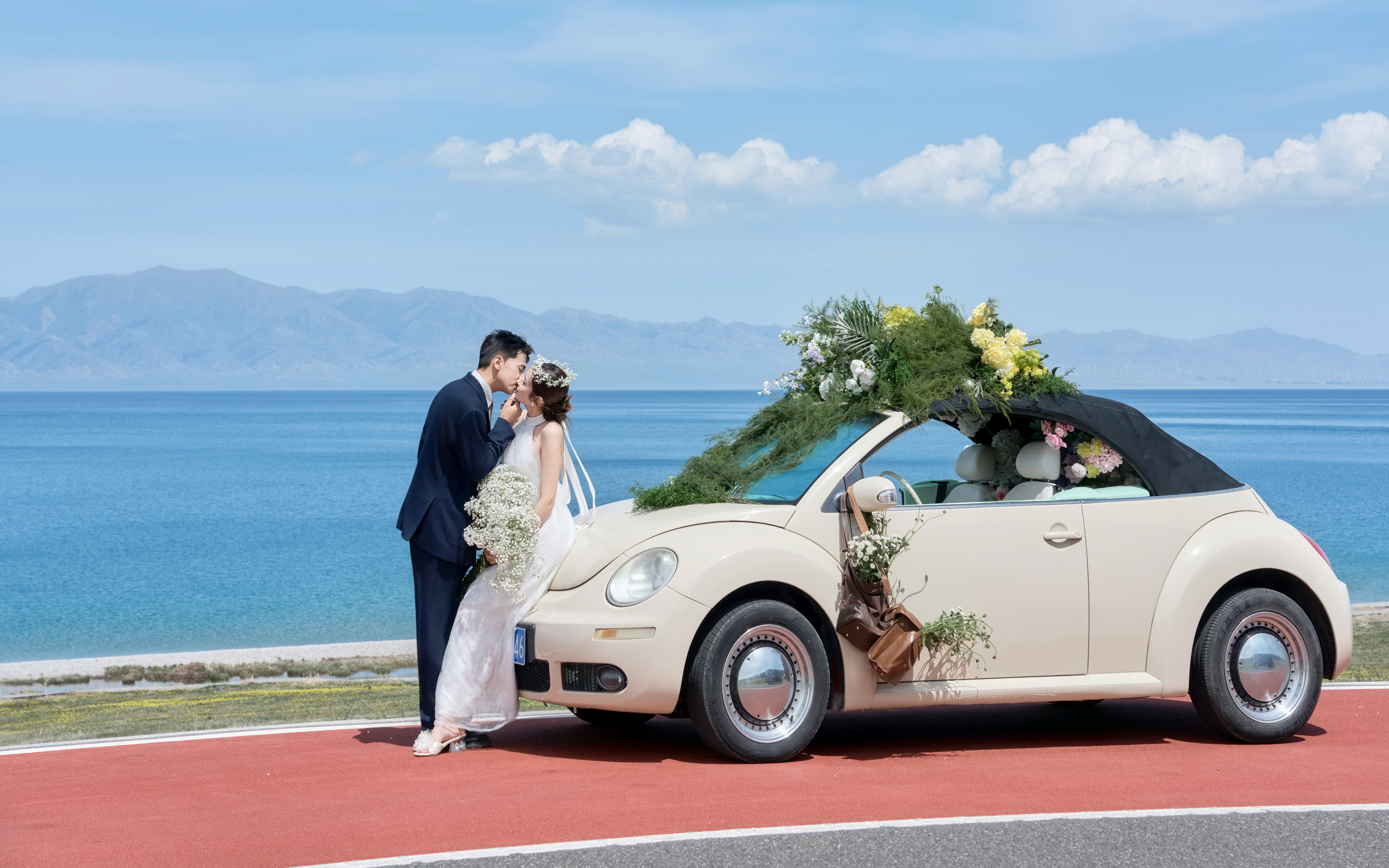 新疆旅拍 賽里木湖 旅行浪漫婚纱照