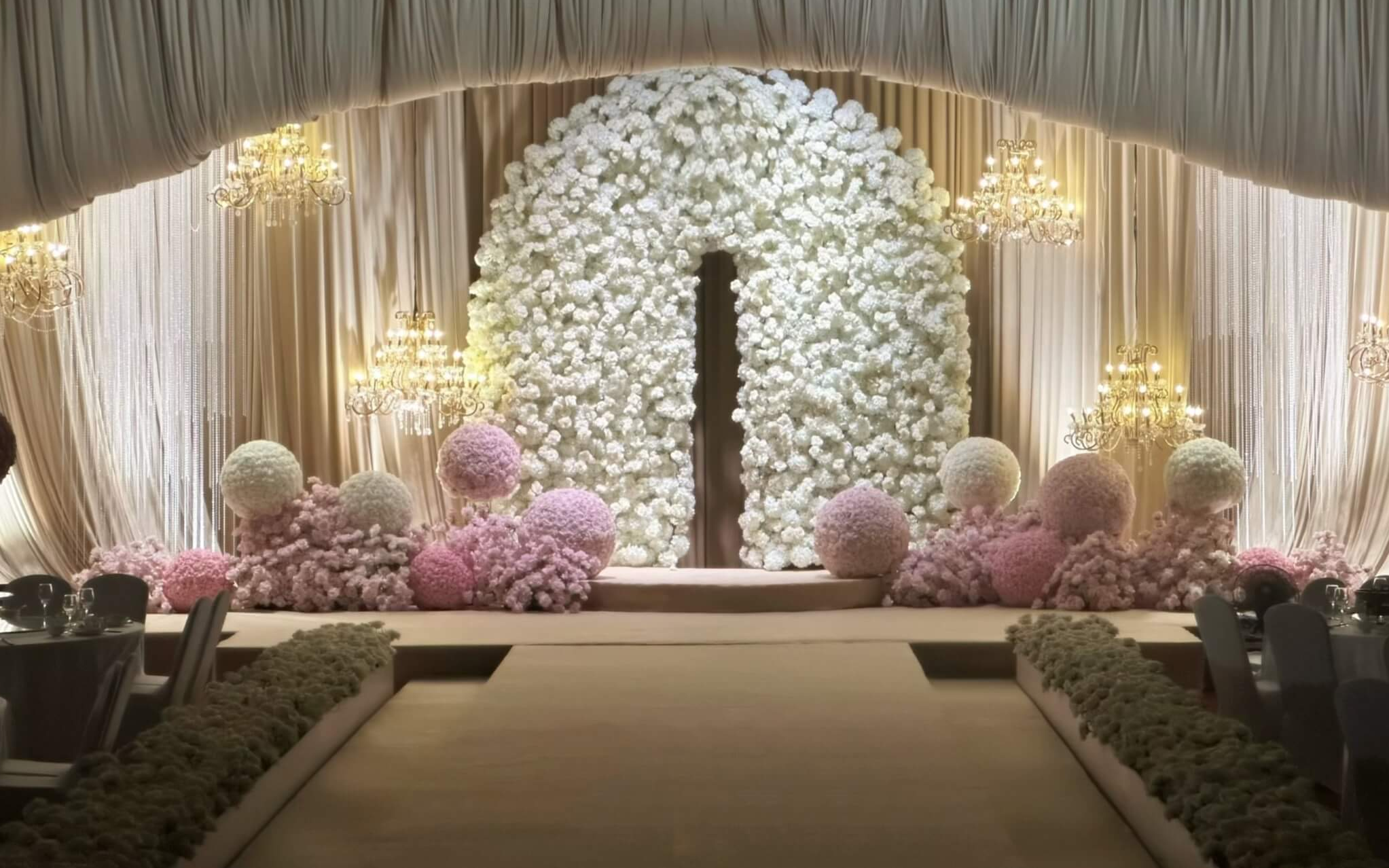 【梦幻城堡风花艺婚礼】韩式简约与欧式宫廷感