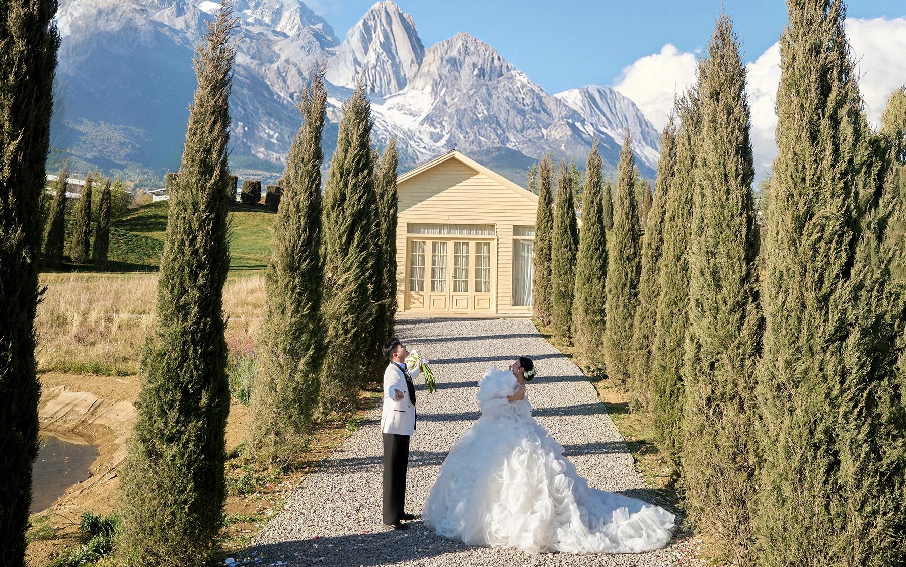麗江客片·選對景了！雪山下的法式婚紗照美到失語 