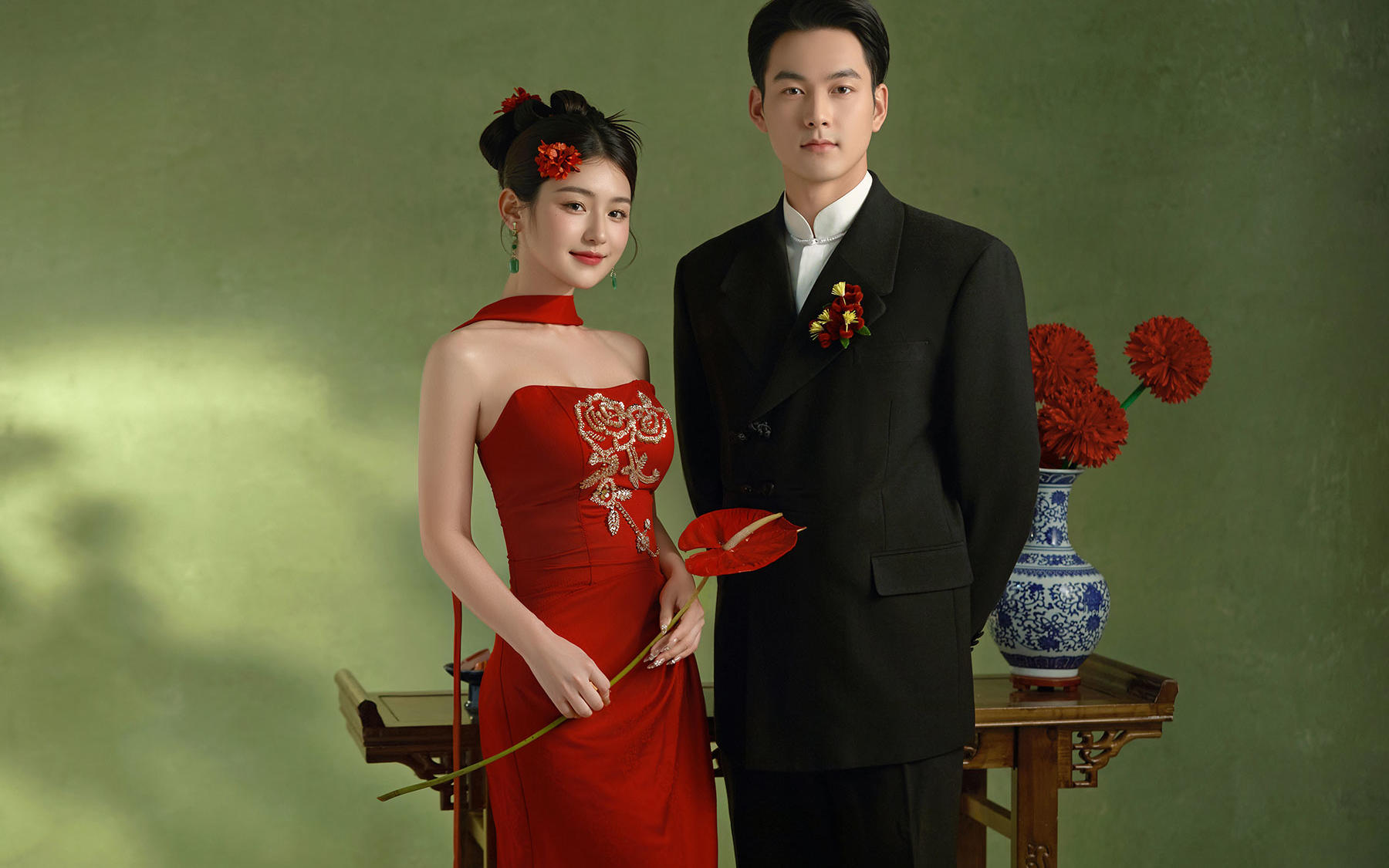 《东方韵致，红装黑服勾勒的婚纱照时光》