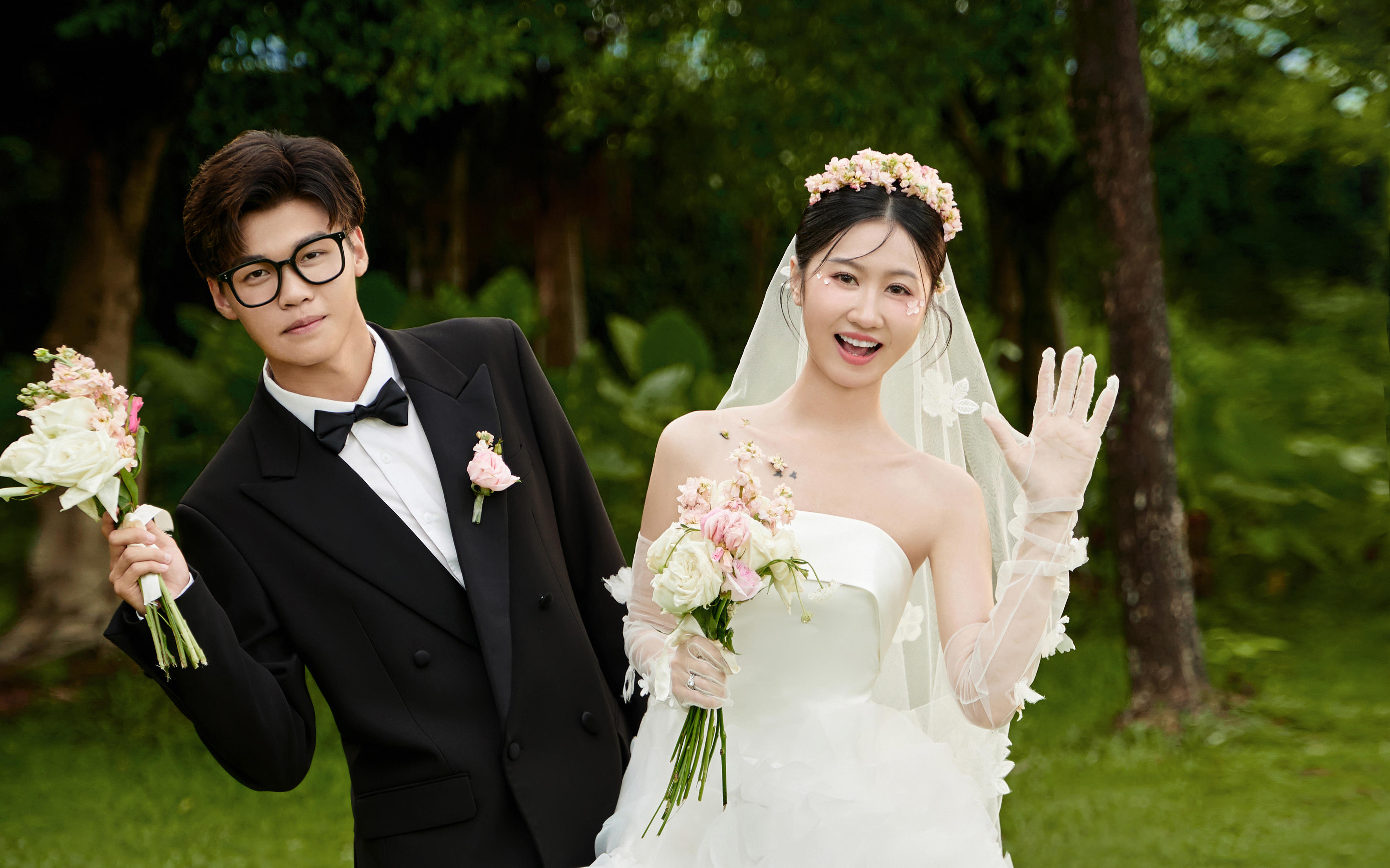 婚纱拂过微风，爱意落在镜头里