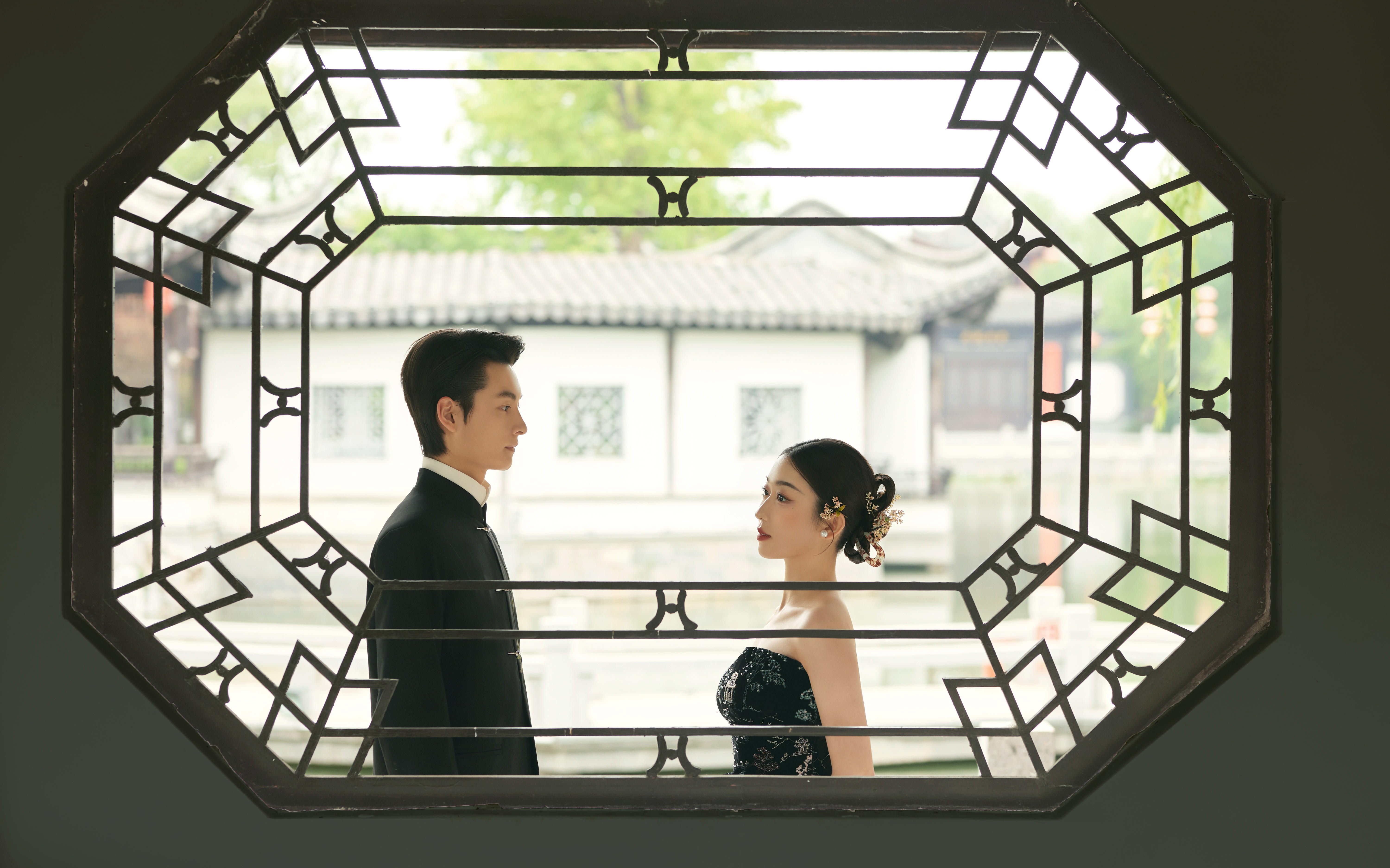 新中式园林婚纱照 现代美学和古典韵味的碰撞融合