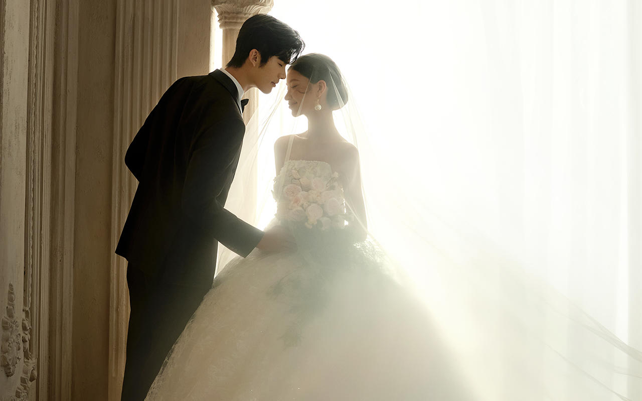 欧式浪漫高定拖尾婚纱照