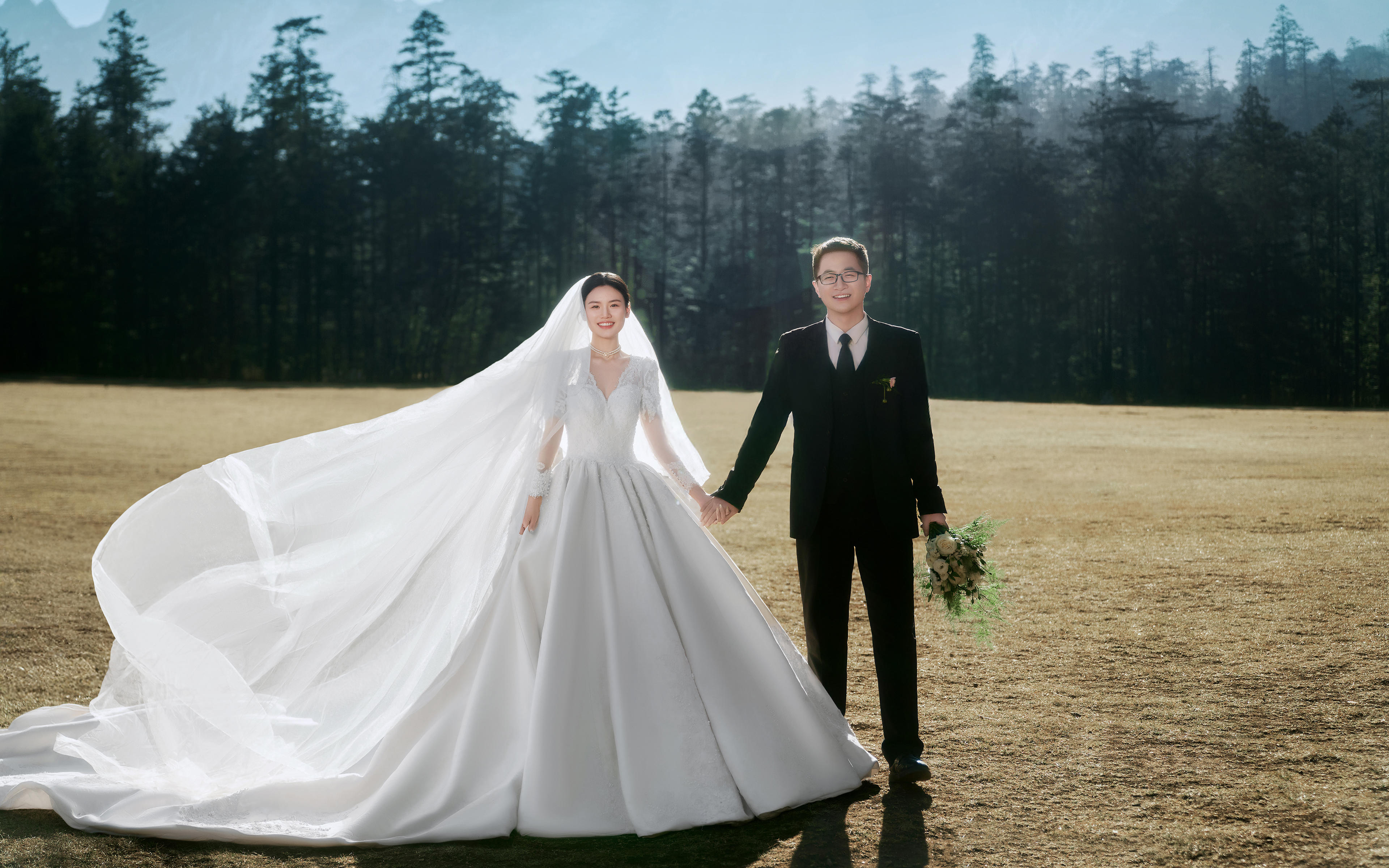 在丽江云杉坪拍婚纱照，美得像童话！