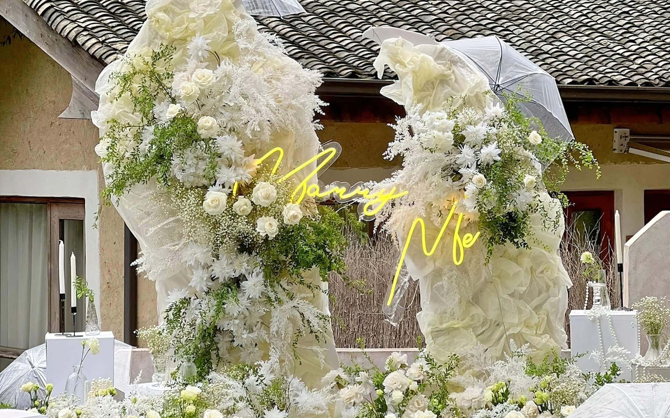 【TiAmo缇爱沫婚礼】小众白色系设计感求婚布置