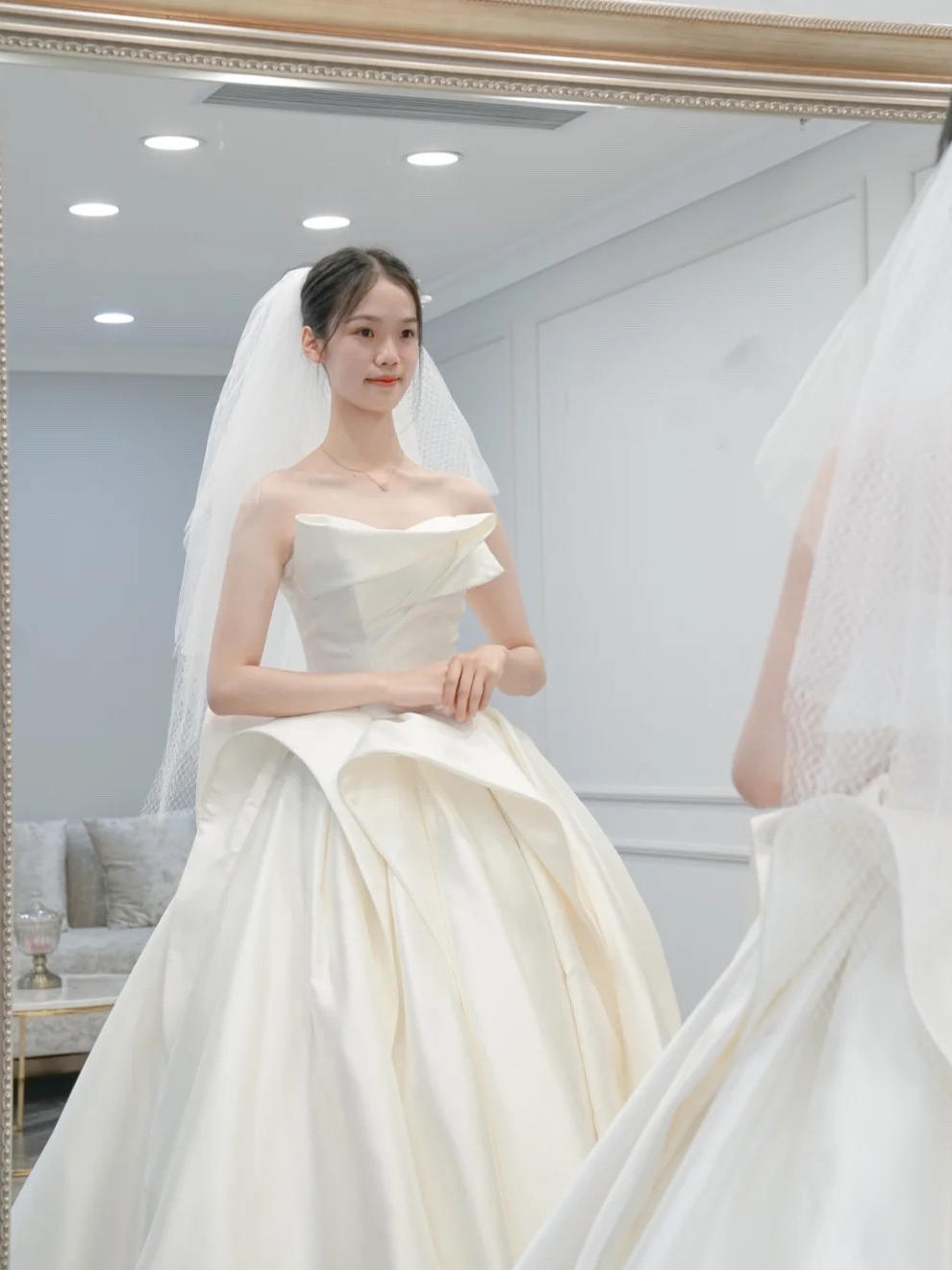 8套礼服婚纱秀禾敬酒服伴娘服