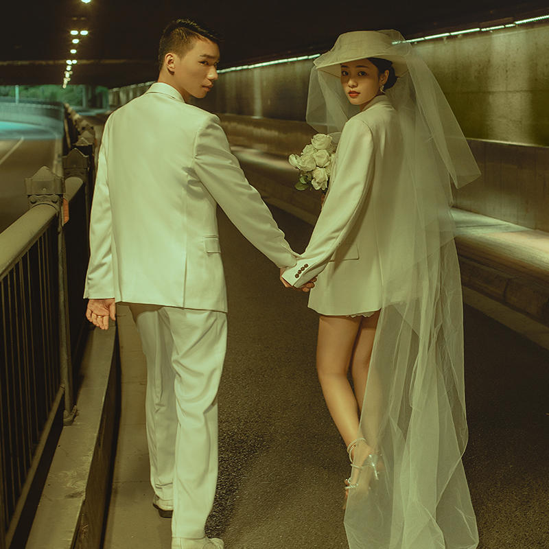 【客片分享】隧道里拍一组电影风婚纱照真的太有感觉