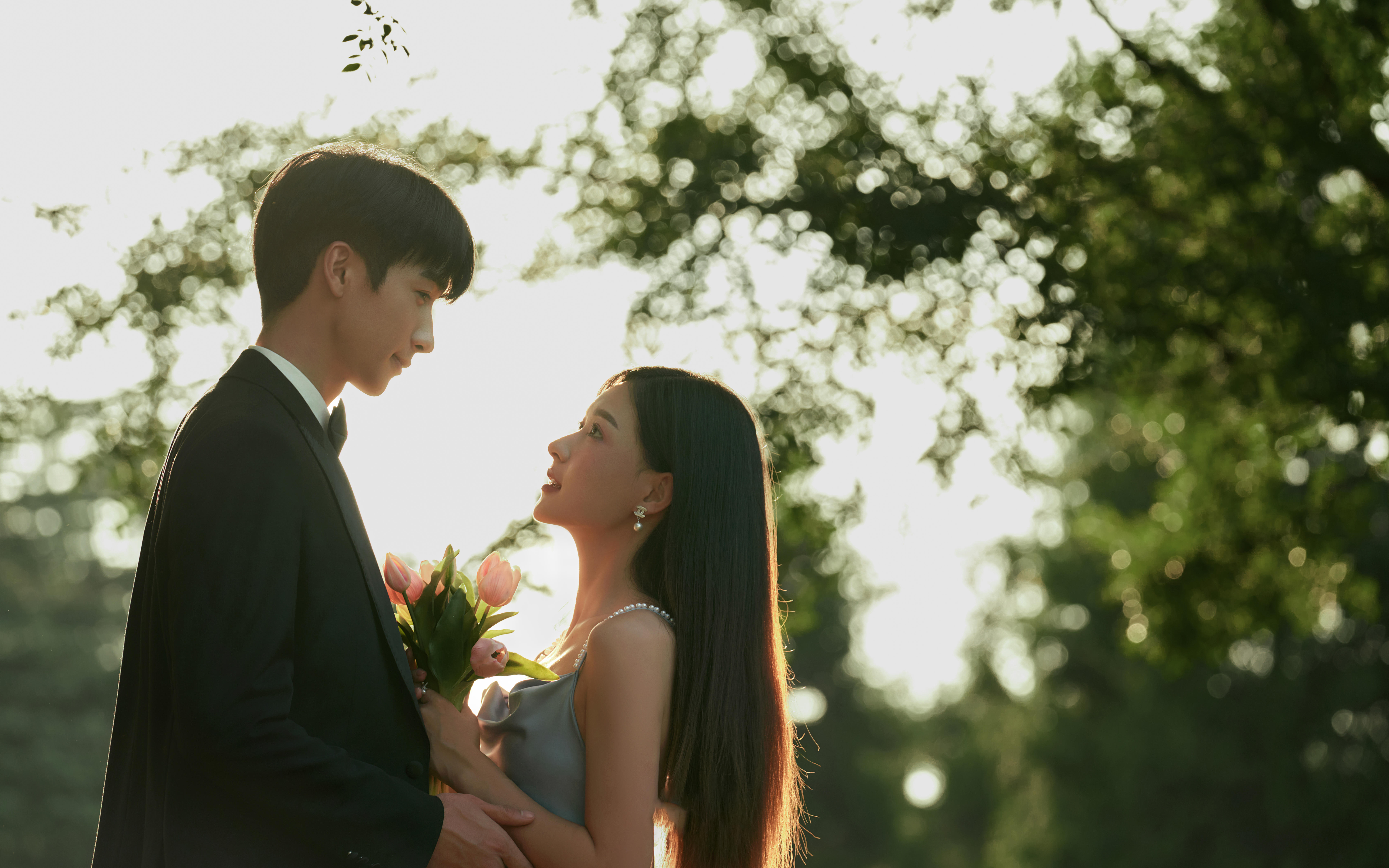 直戳人心巴的草坪婚紗照！ 每一幀都是浪漫??
