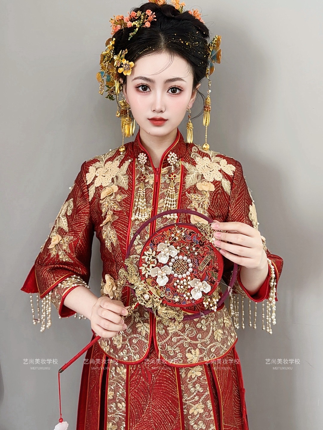 端庄秀禾妆造