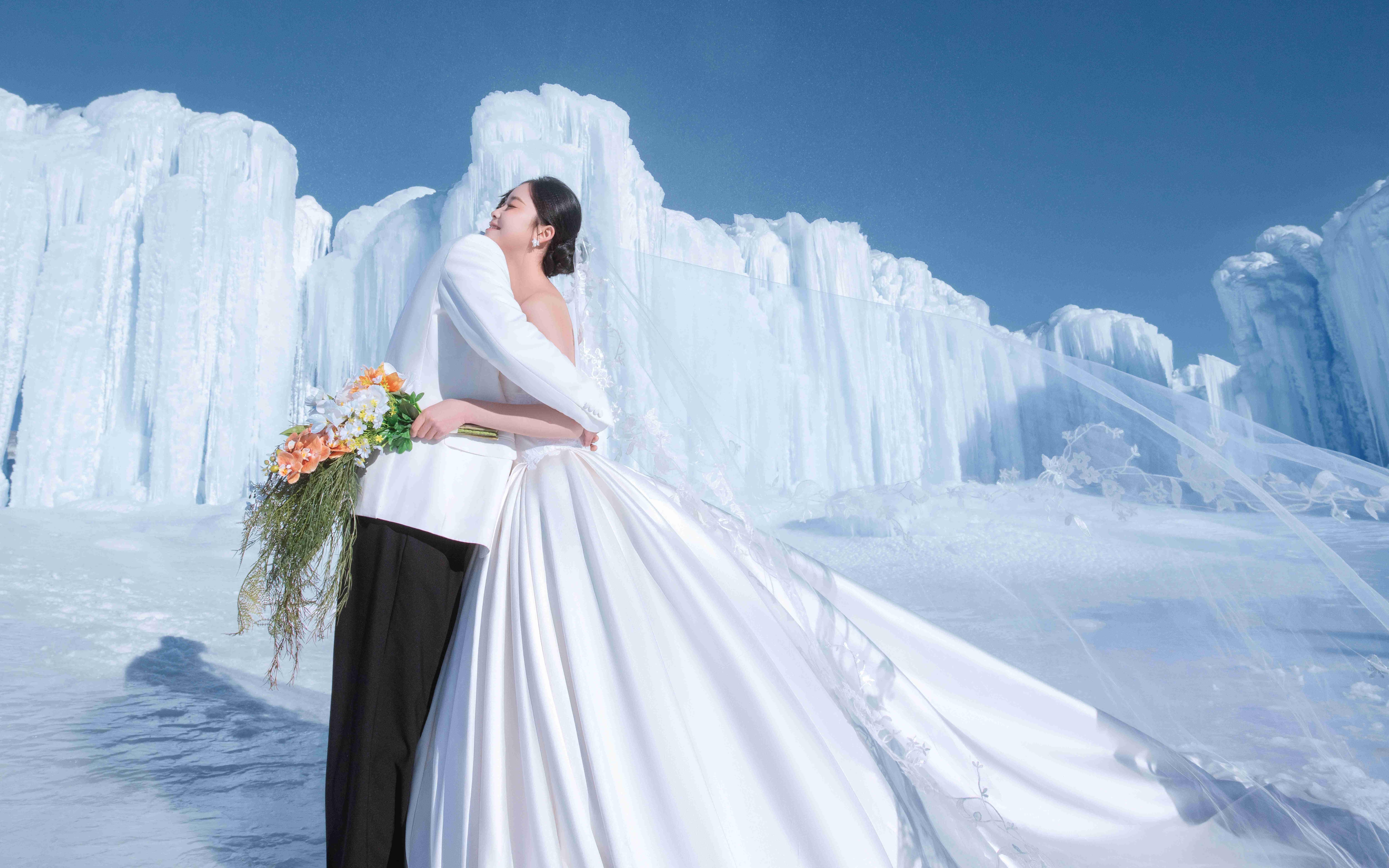 誰(shuí)懂??！被這組冰川婚紗照美哭