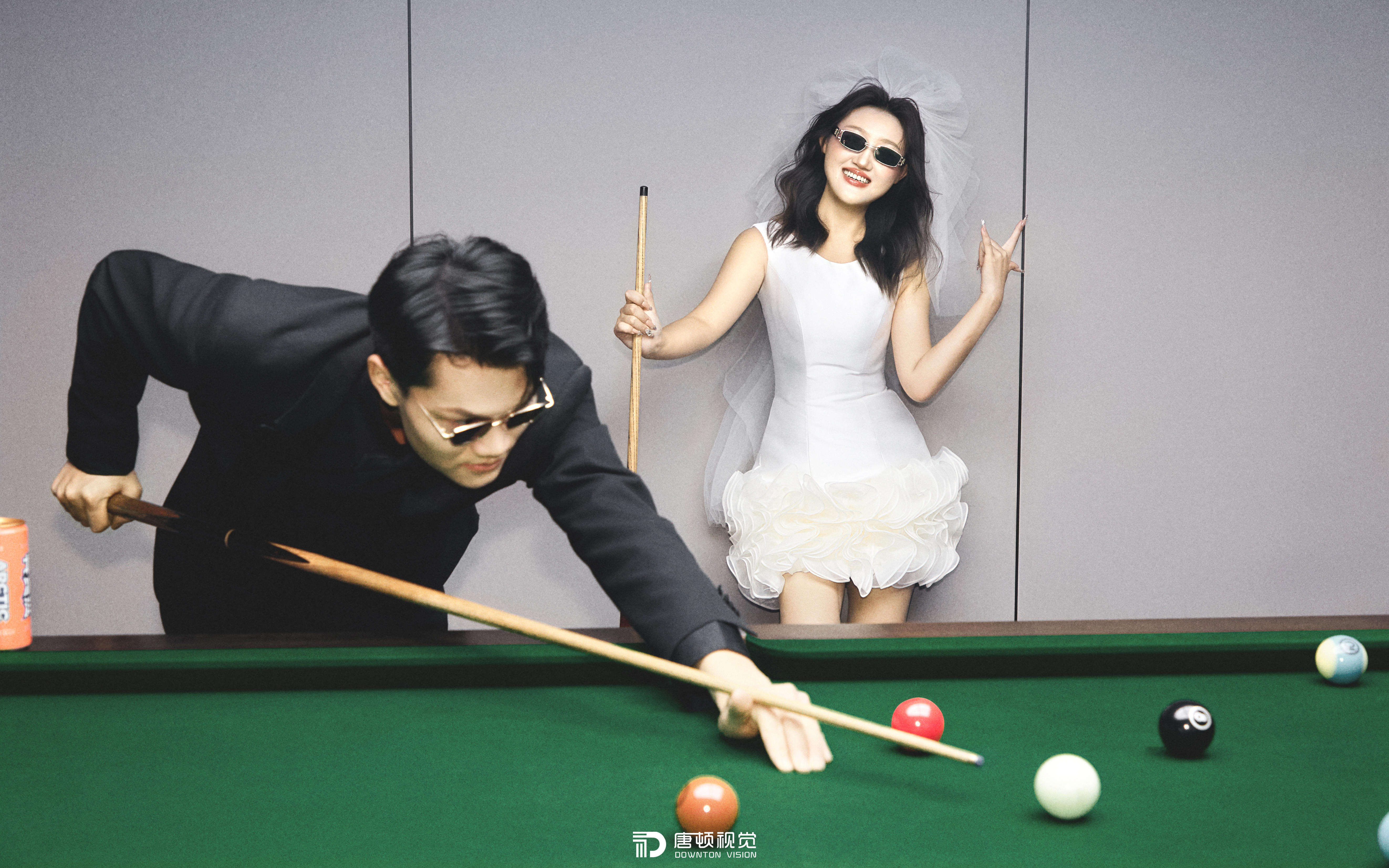 拒絕千篇一律！這組小眾甜酷婚紗照太絕