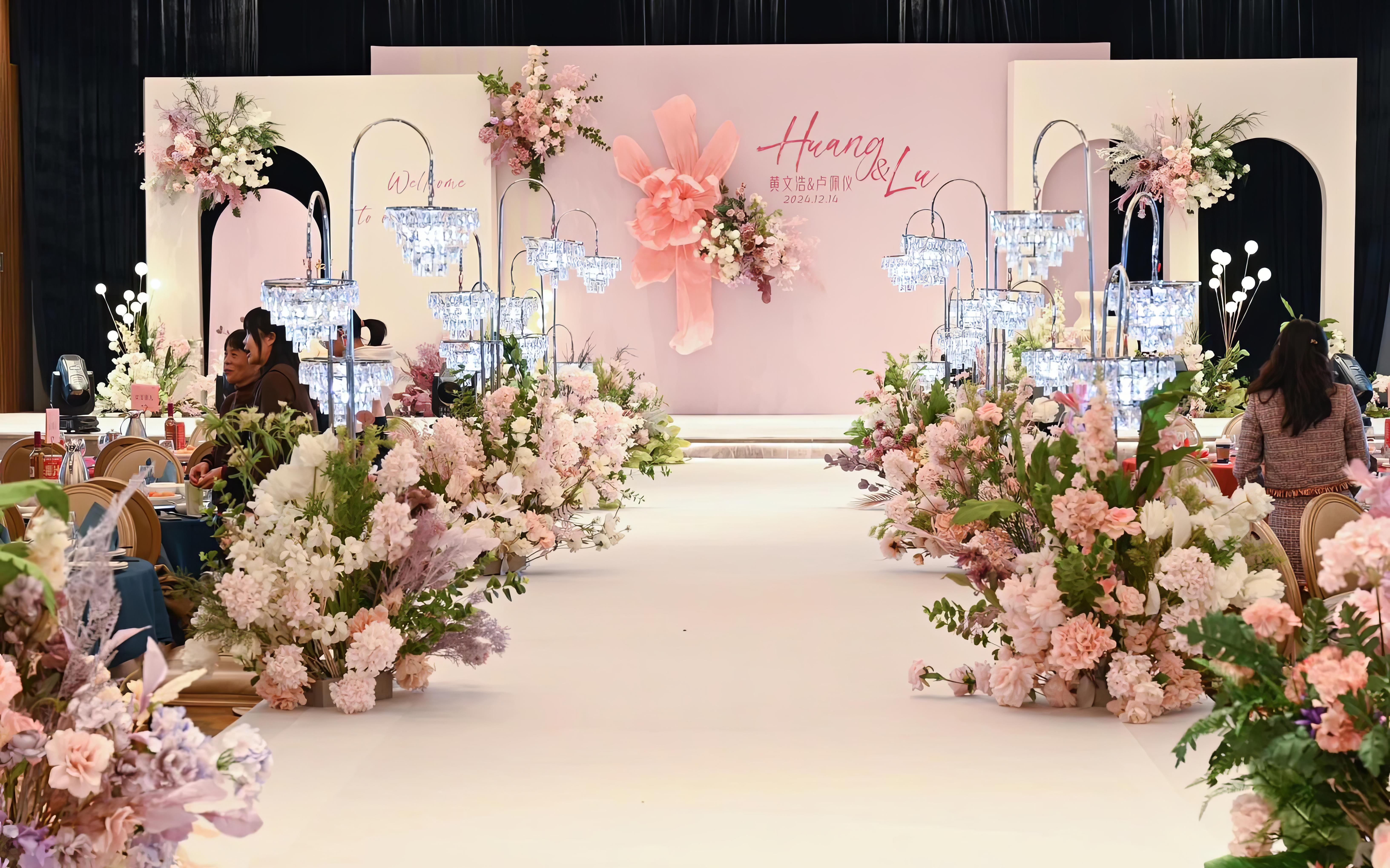 喜欢吗，甜蜜粉色系婚礼