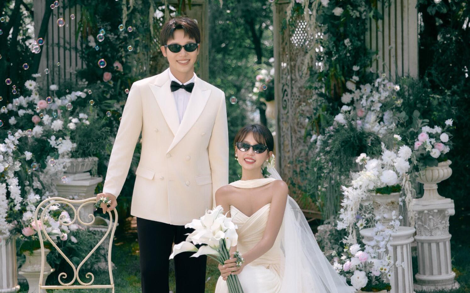 甜妹草坪婚紗照真的美麗~