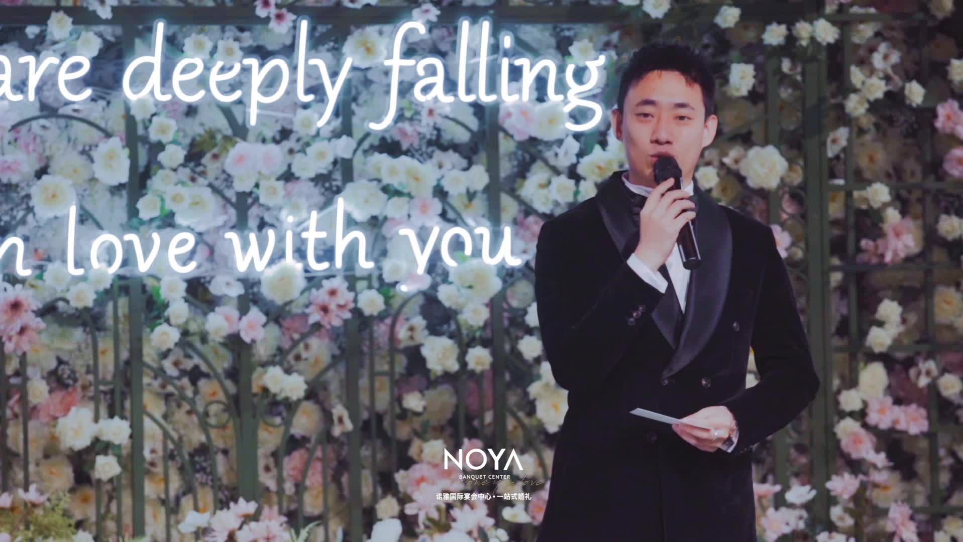 你们好！我是主持人鹏海！