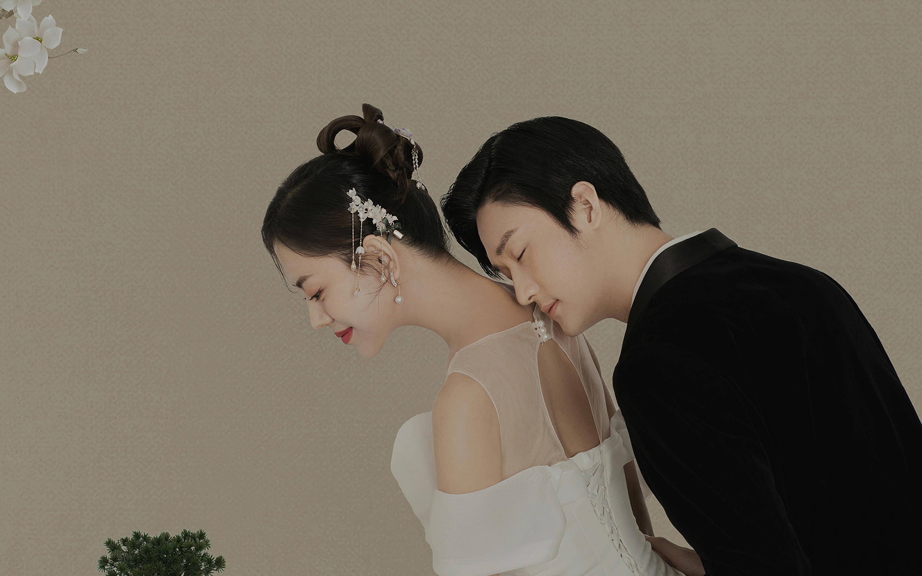 一眼淪陷的新中式工筆畫婚紗照