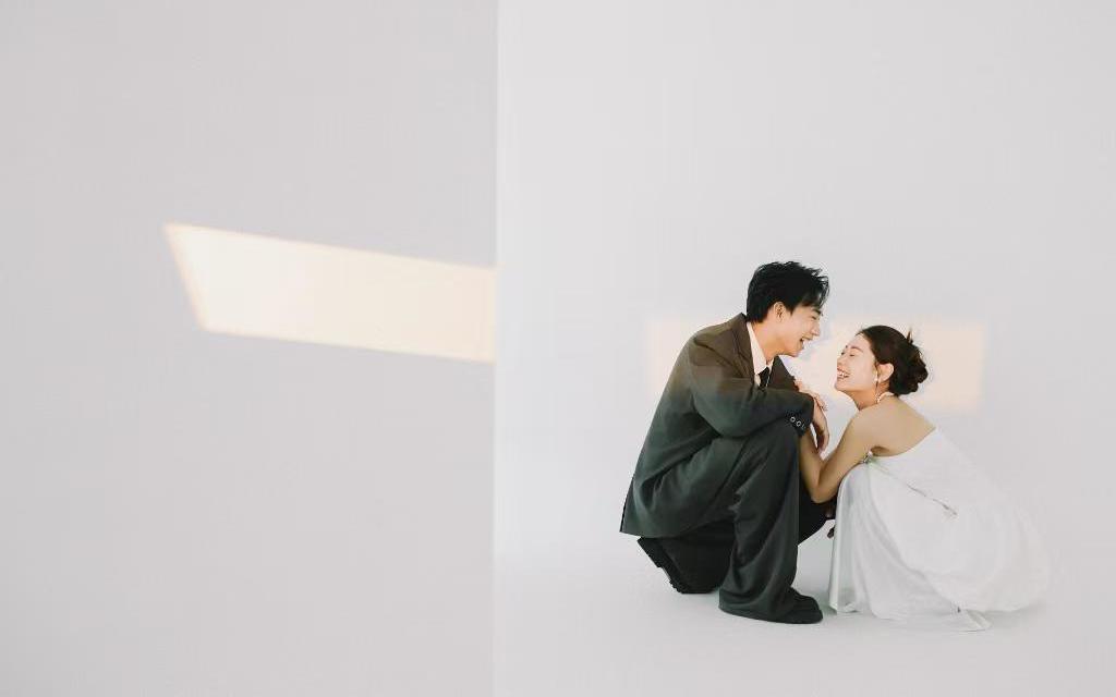 出片的还得是光影婚纱照啊！明媚又生动