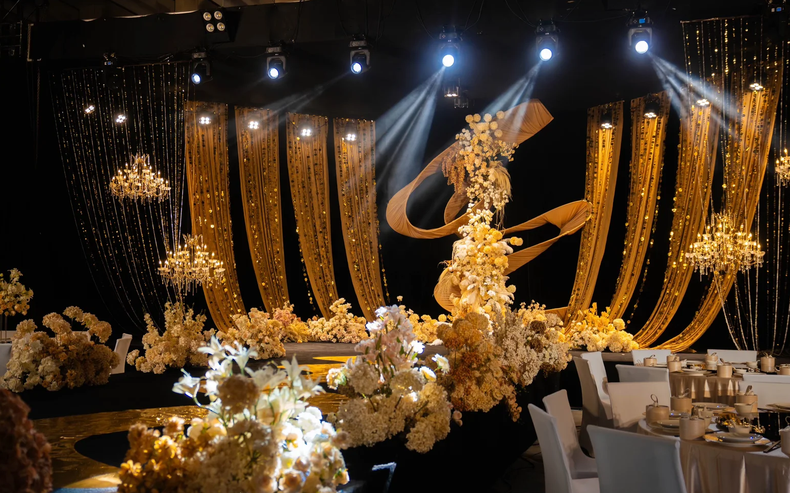 老錢(qián)風(fēng)伍