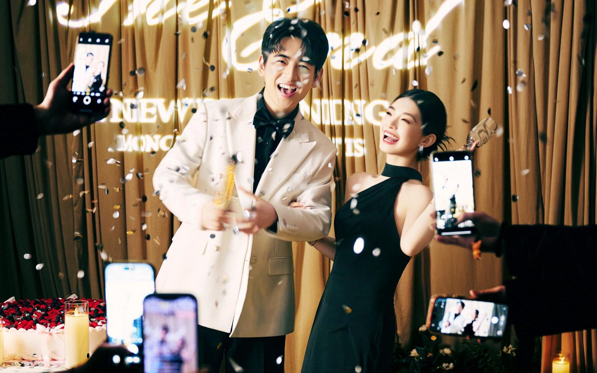 這哪里是婚禮簡直是浪漫電影大片現(xiàn)場??！