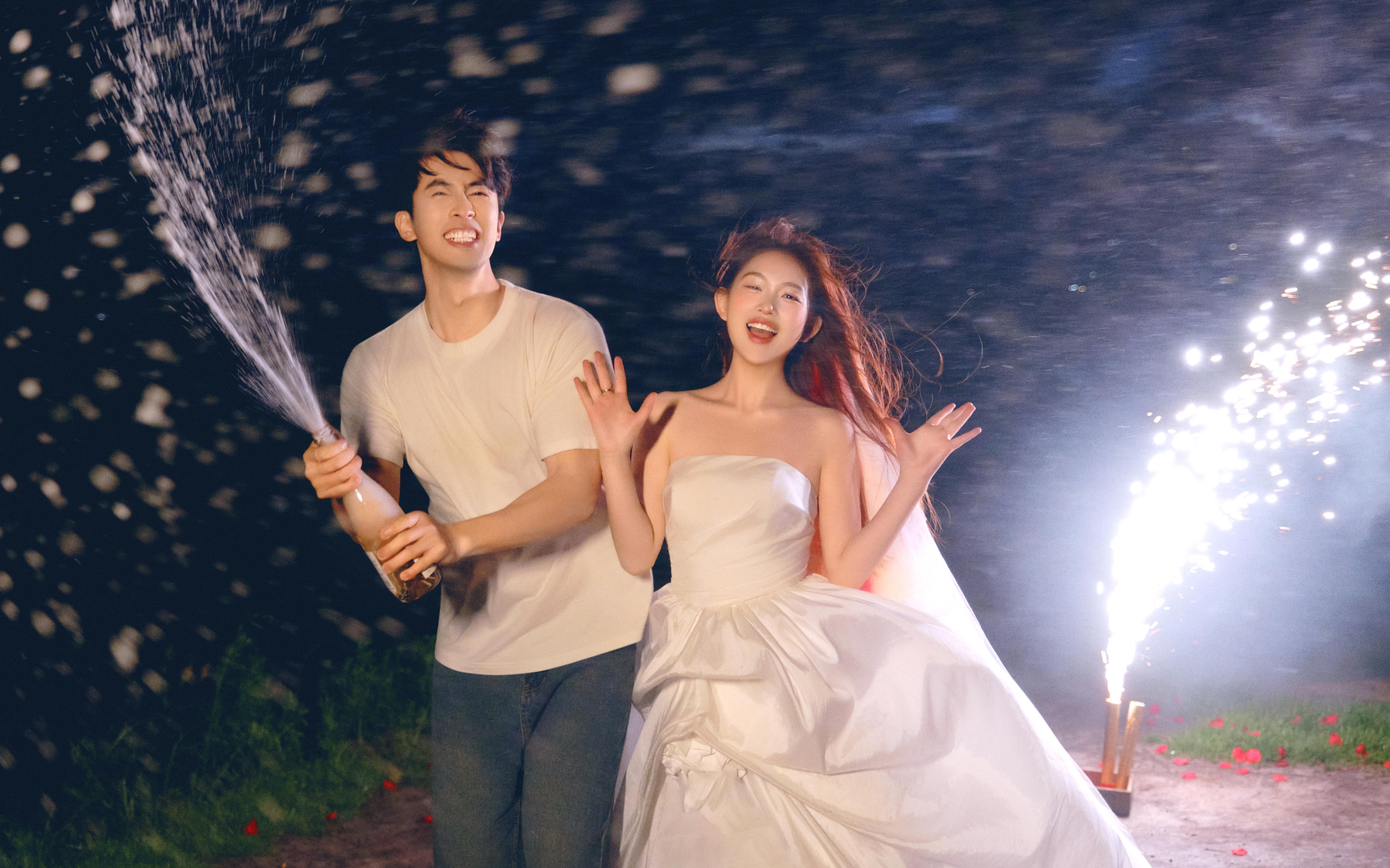 【爱与自由】00后超绝生命力婚纱照~