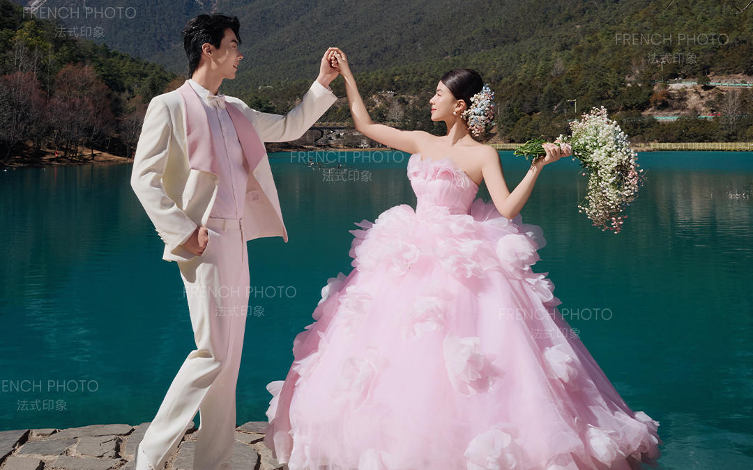 【法式印象】藍(lán)月谷婚紗照的粉色浪漫！拍到真公主啦