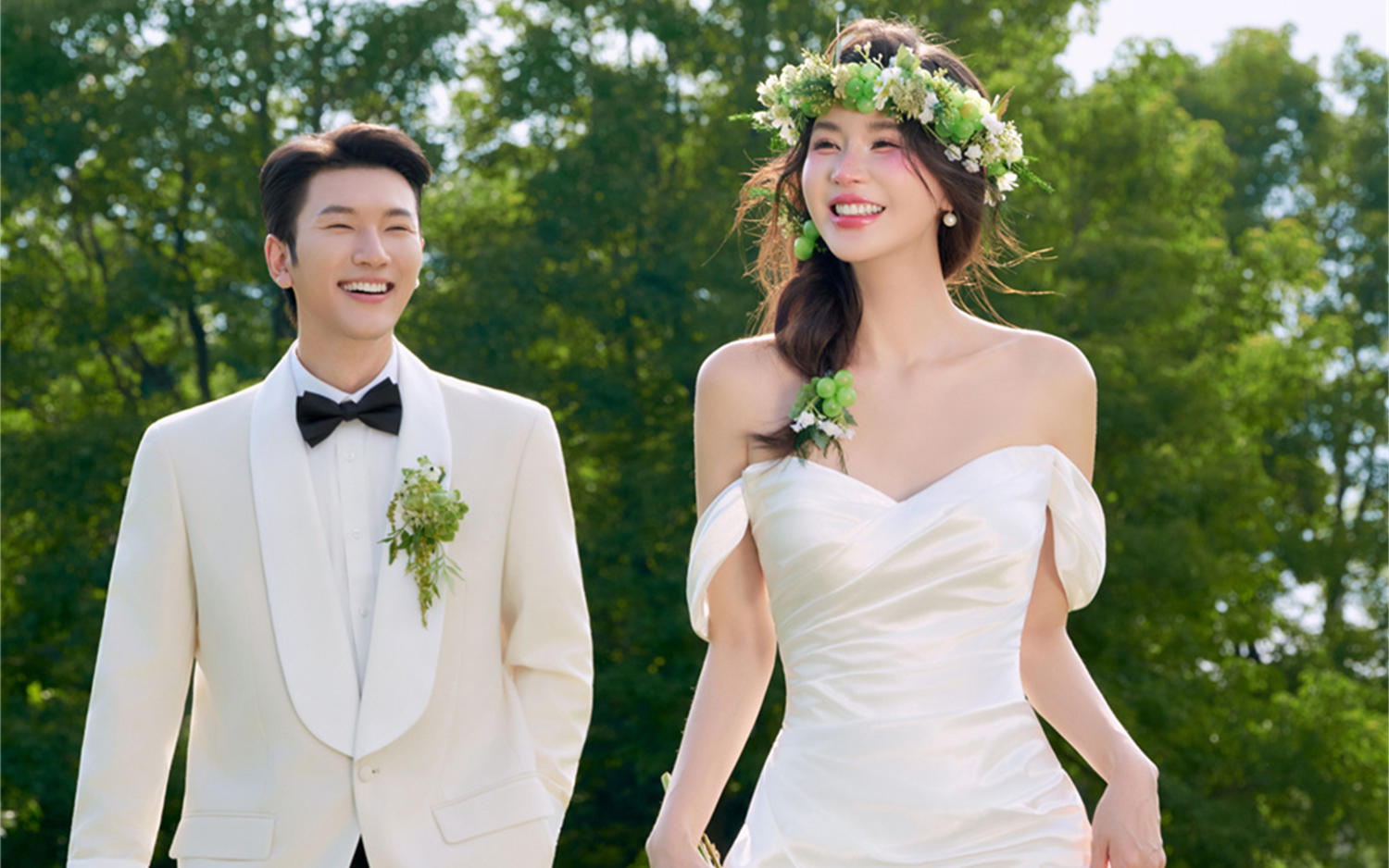 草坪?白紗簡直就是浪漫暴擊｜森系婚紗照