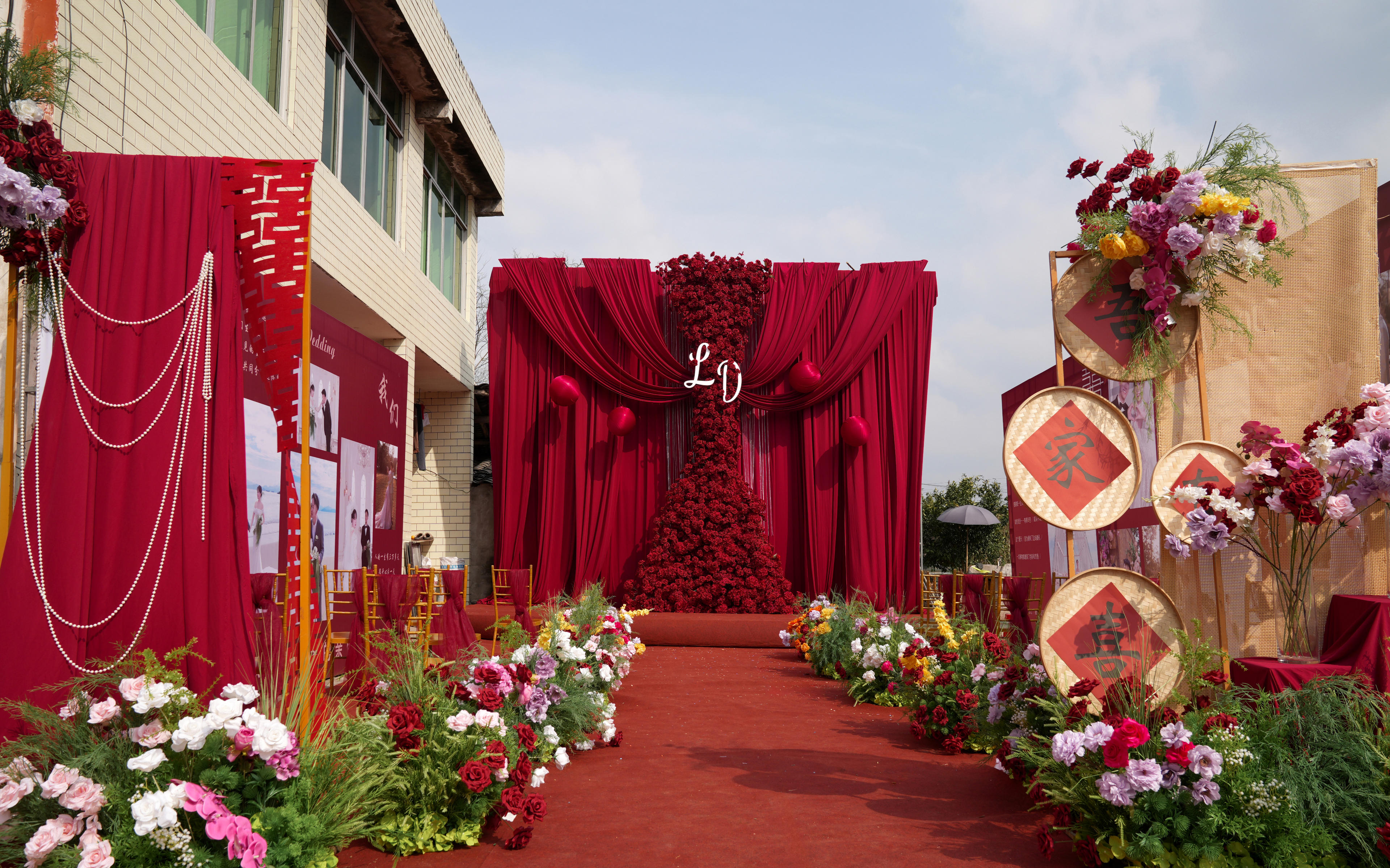 大气的5米高背景室外红色婚礼