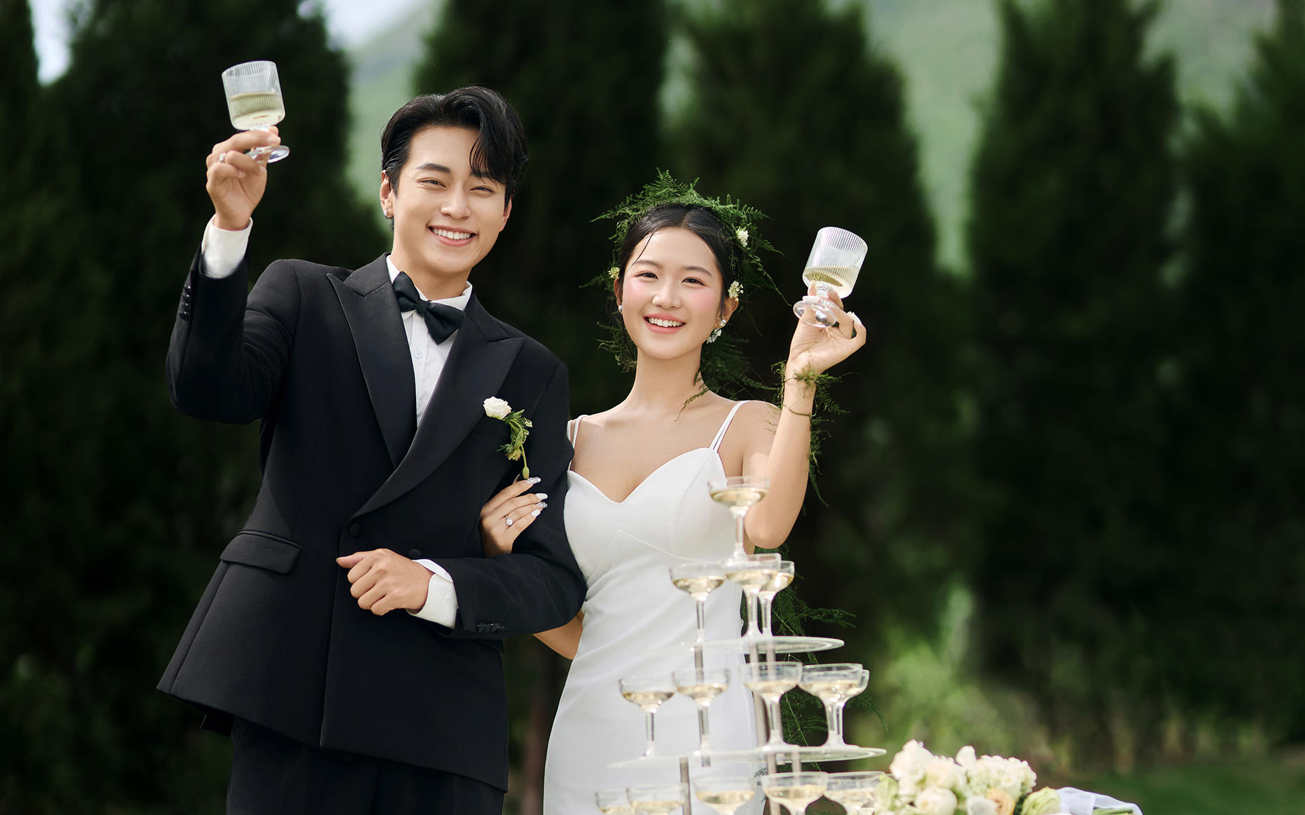这不是韩剧大结局结算画面嘛？婚礼森系婚纱照