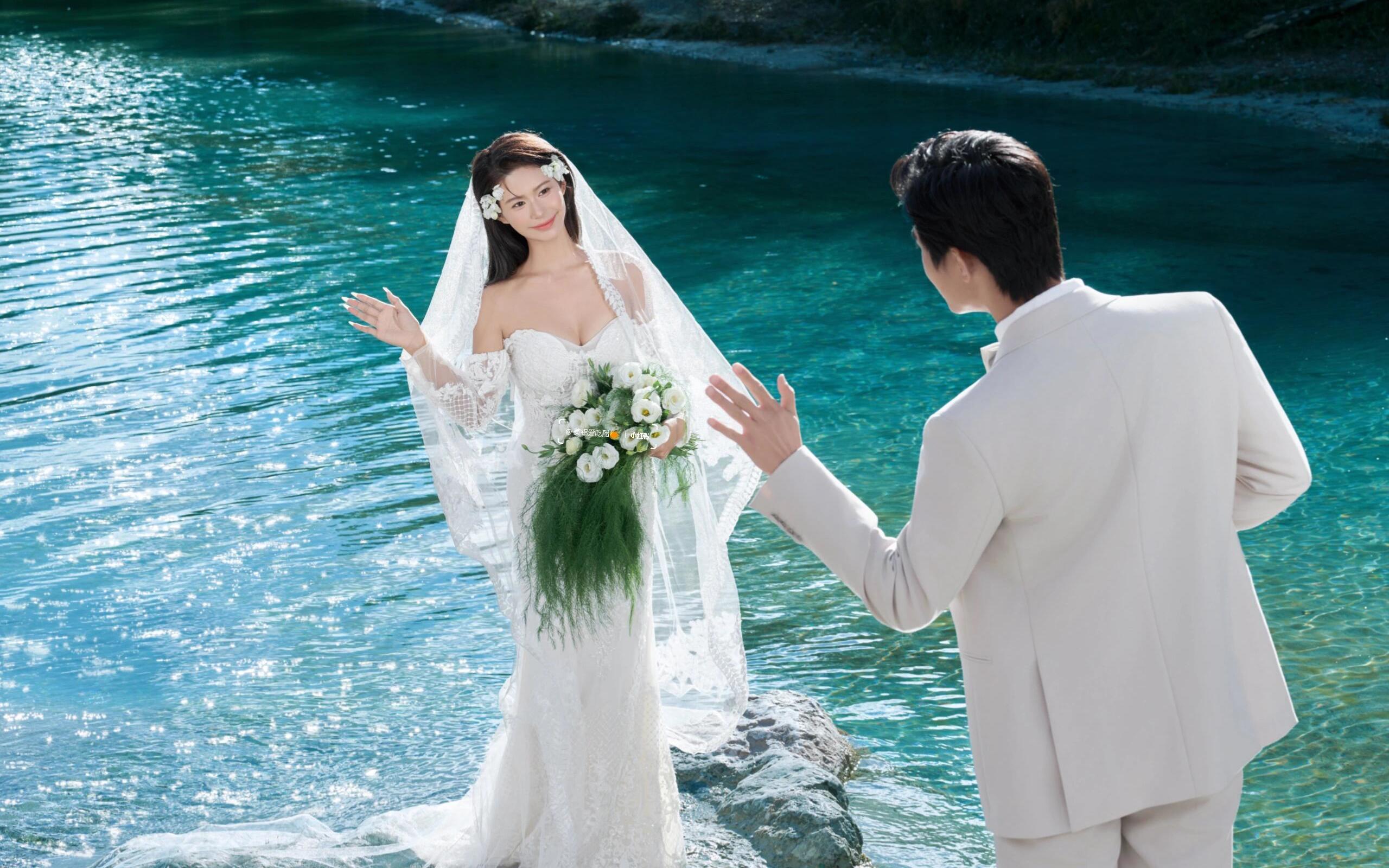 后悔没早点刷到~7k+蓝月谷婚纱照