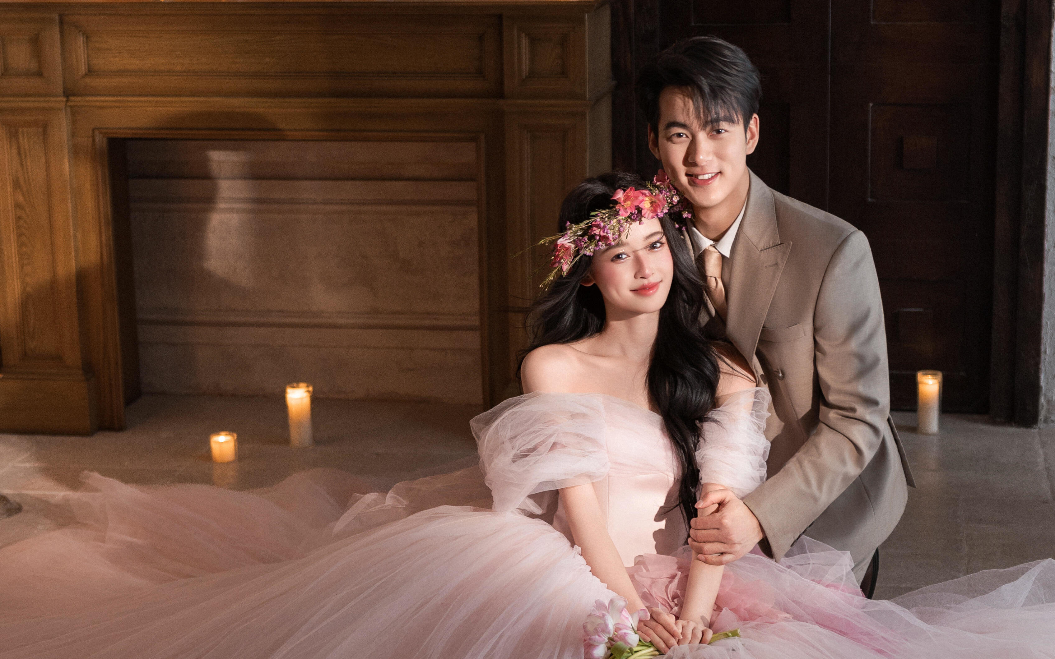 这组烛光粉纱婚纱照美成了童话