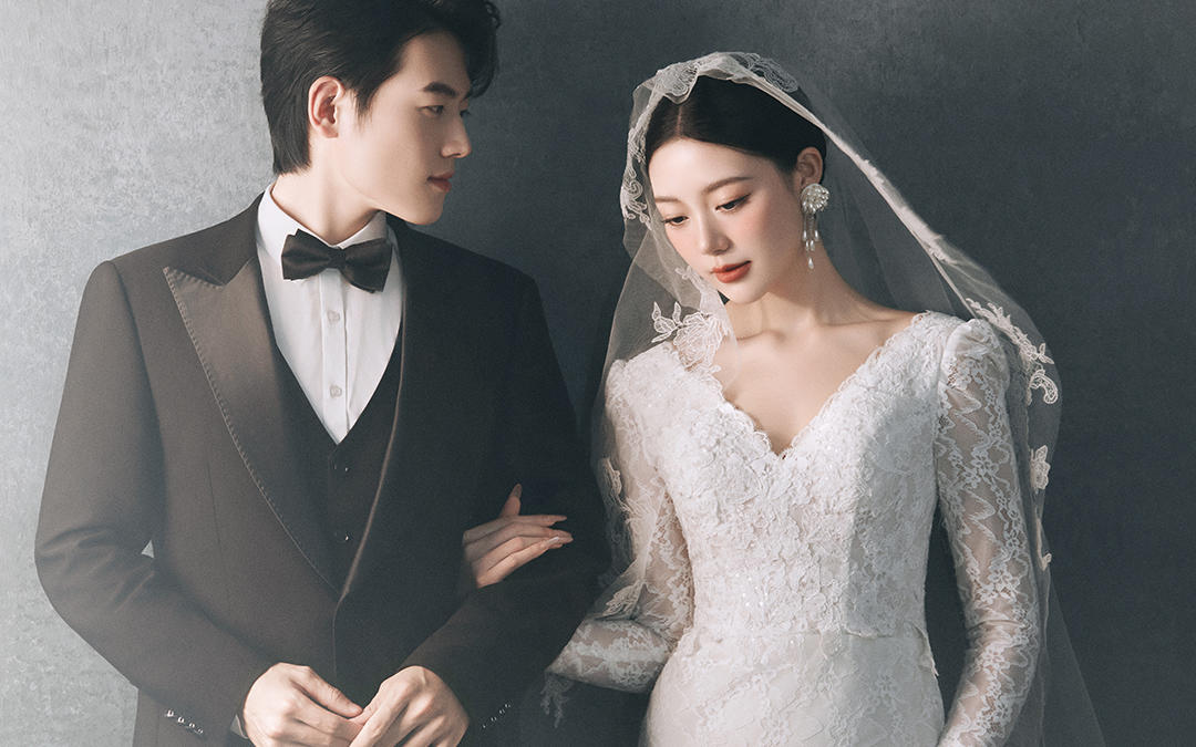 室內(nèi)魚尾高級(jí)感復(fù)古婚紗照