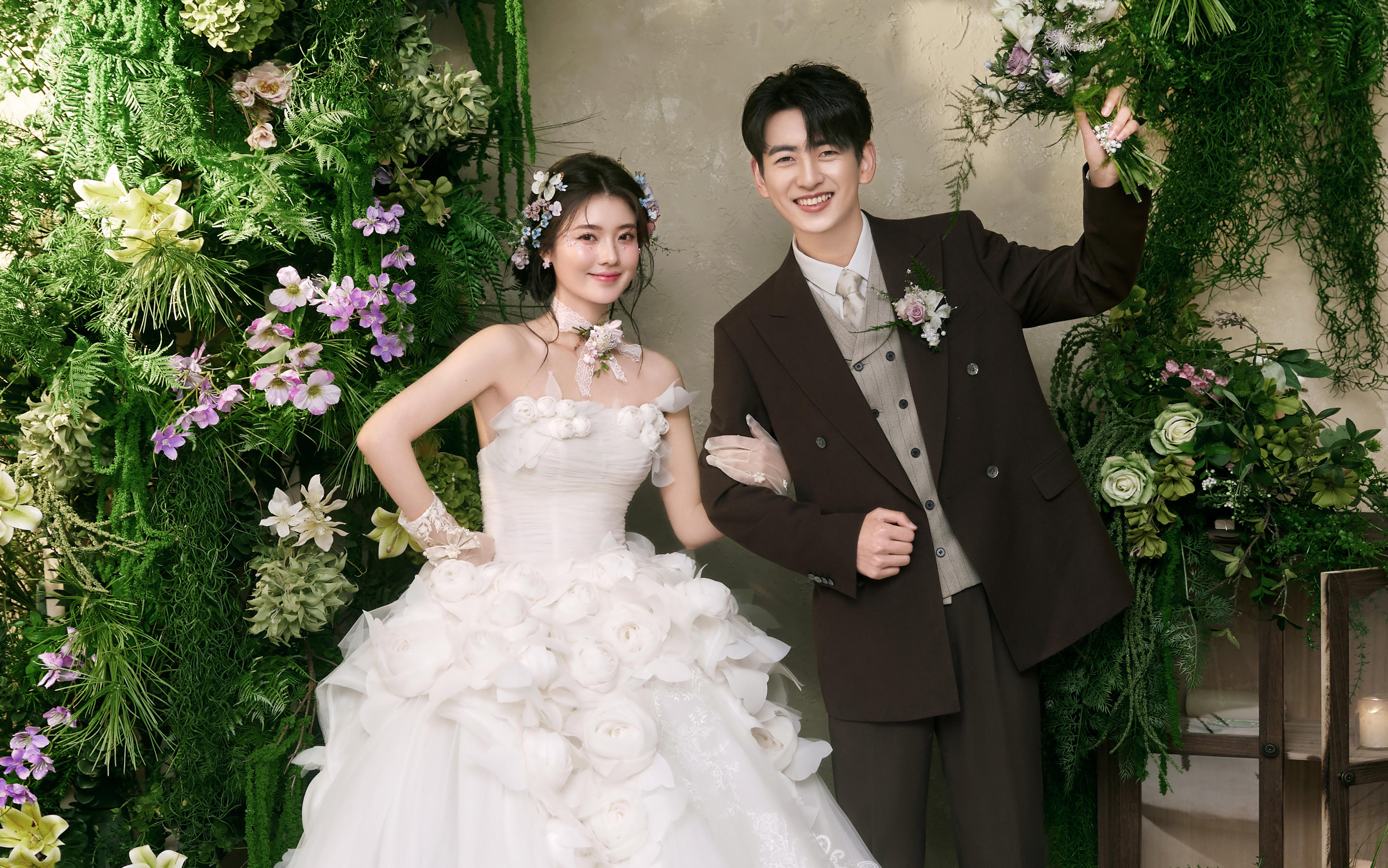 花房婚纱照里藏着一整个春天🌷满满的生命力