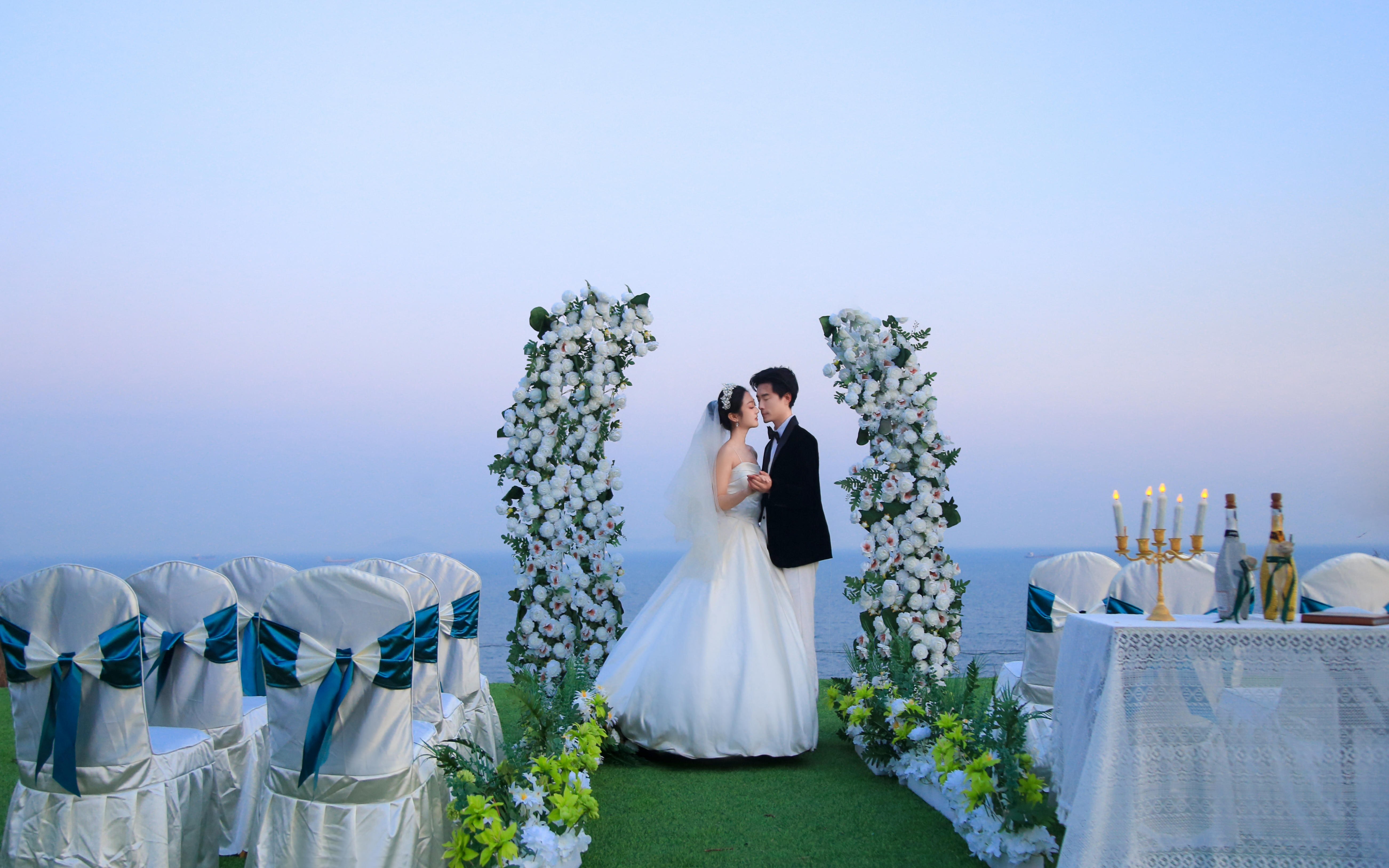 【目的地婚礼】在海滩上的目的地婚纱照