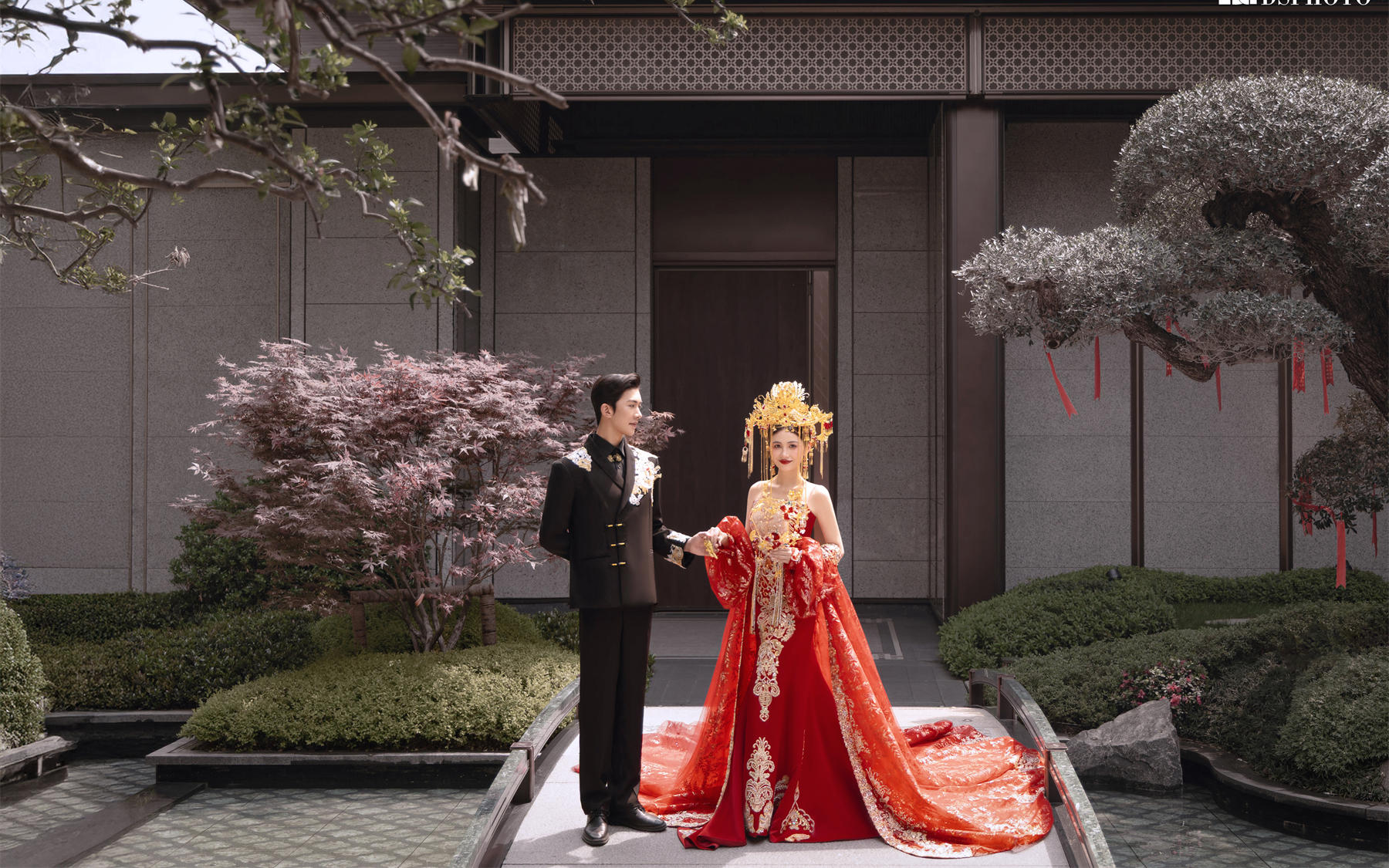 【D视觉摄影】水墨屏风前的中式婚纱照浪漫教科书